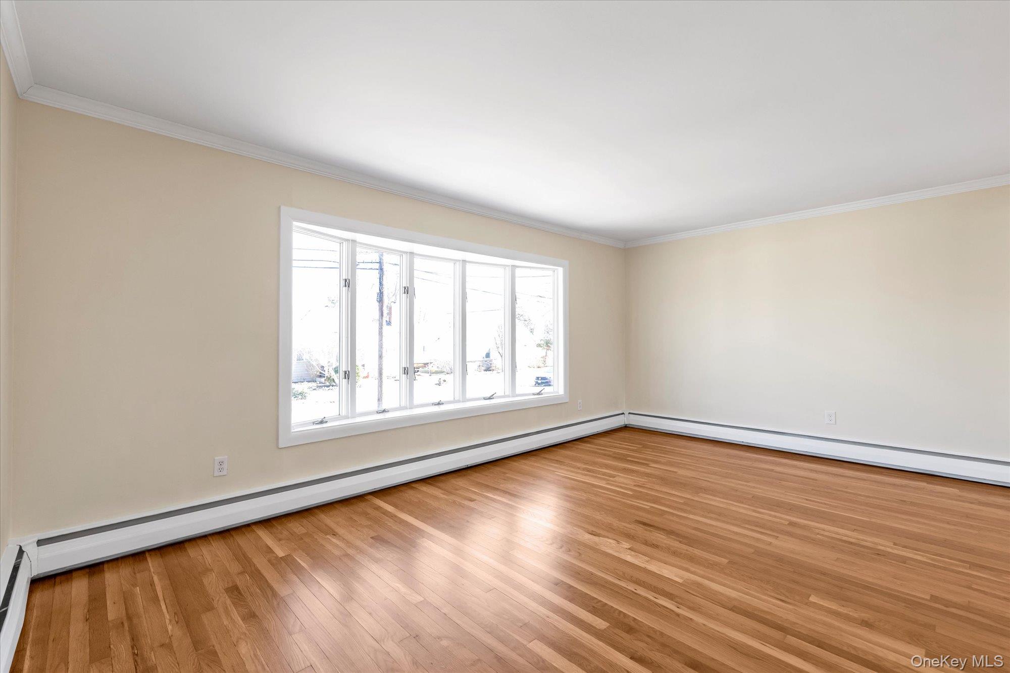 #4 photo, 2310 Willow Street, 長島 Wantagh , NY 11793