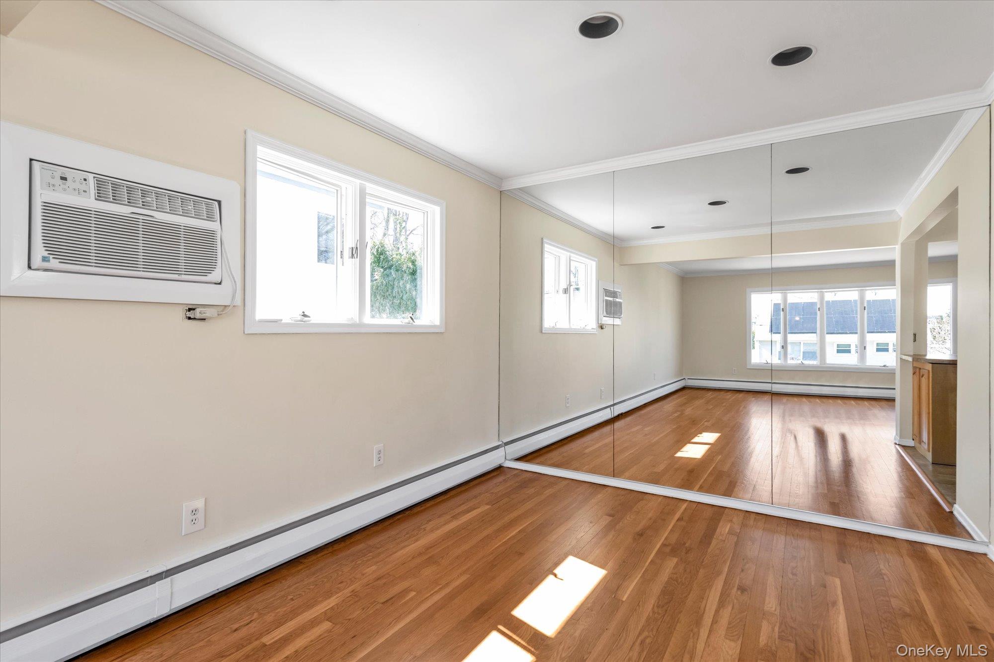 #7 photo, 2310 Willow Street, 長島 Wantagh , NY 11793