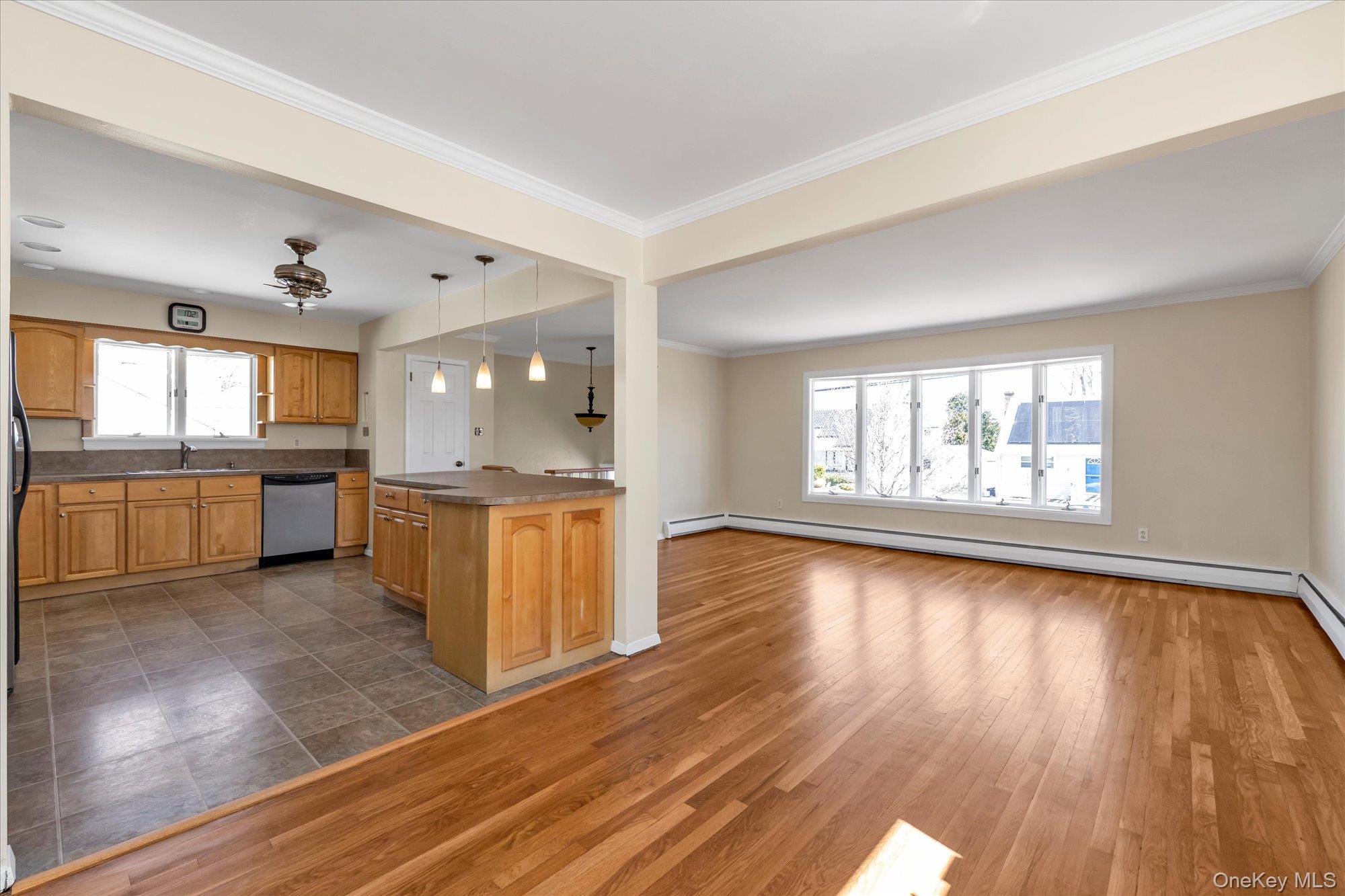 #8 photo, 2310 Willow Street, 長島 Wantagh , NY 11793