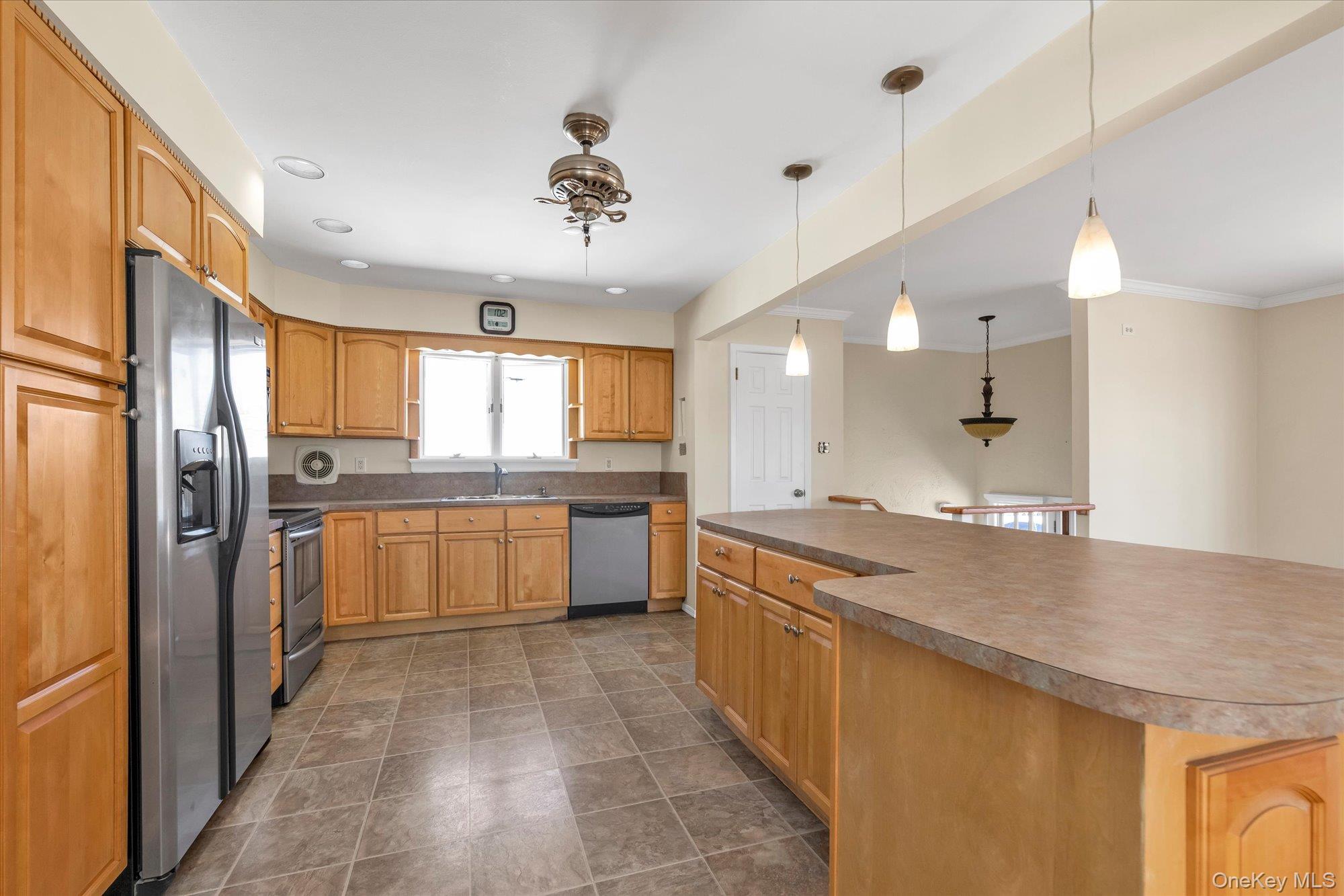 #9 photo, 2310 Willow Street, 長島 Wantagh , NY 11793