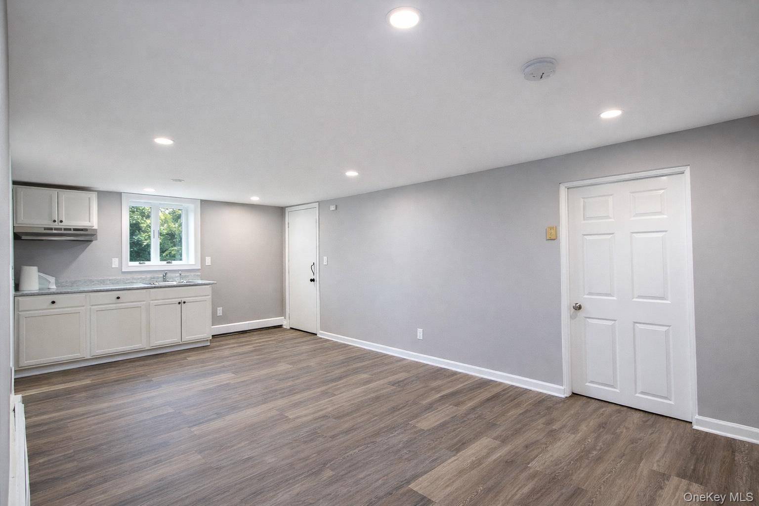 #1 photo, 660 N Dunton Avenue, East Patchogue , NY 11772