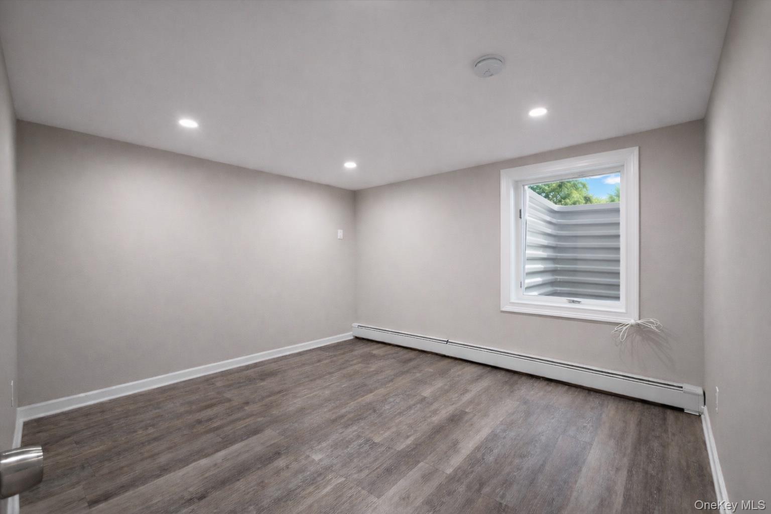 #4 photo, 660 N Dunton Avenue, East Patchogue , NY 11772