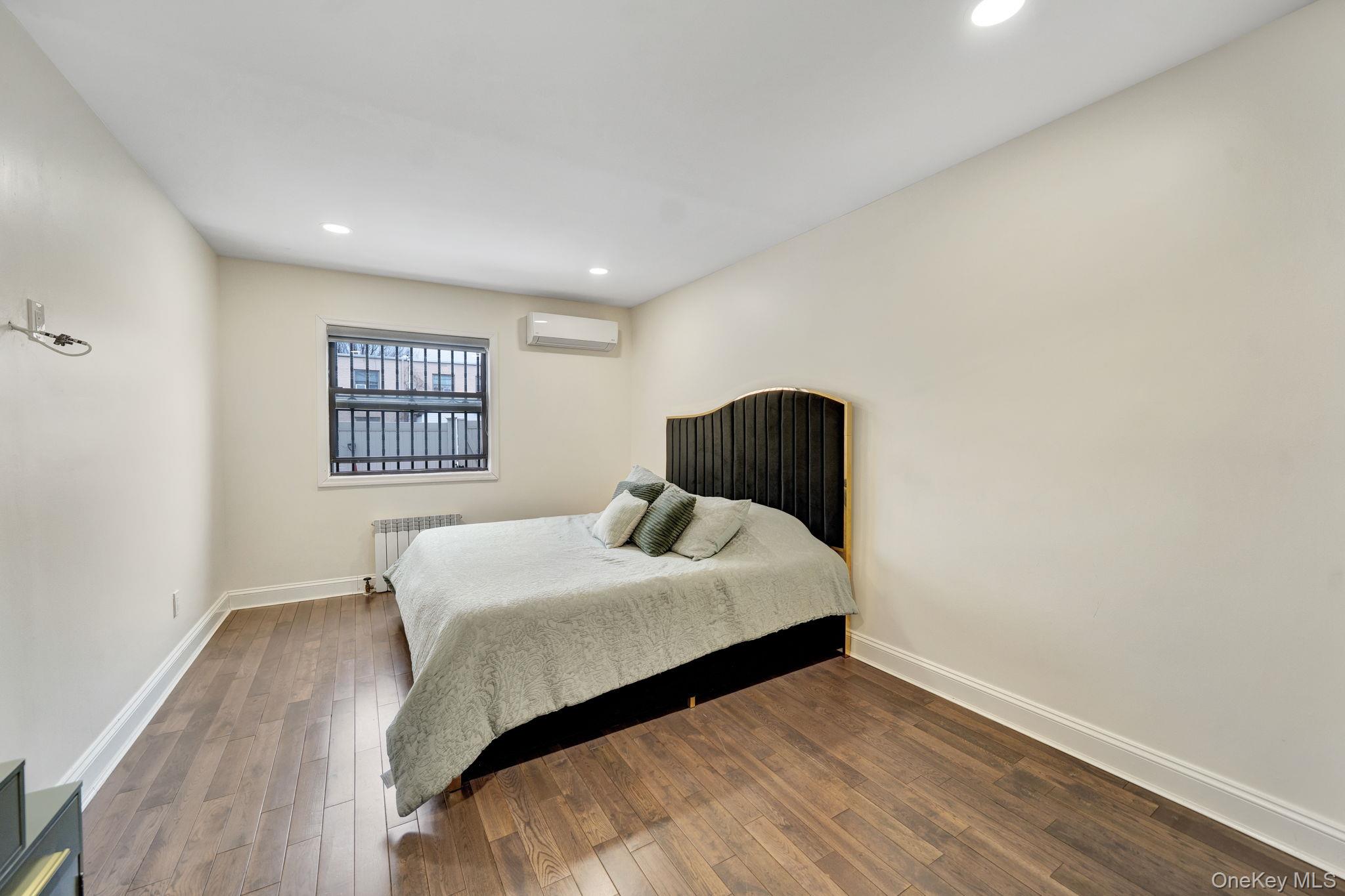 #13 photo, 144-27 72nd Avenue, كوينز Flushing , NY 11367