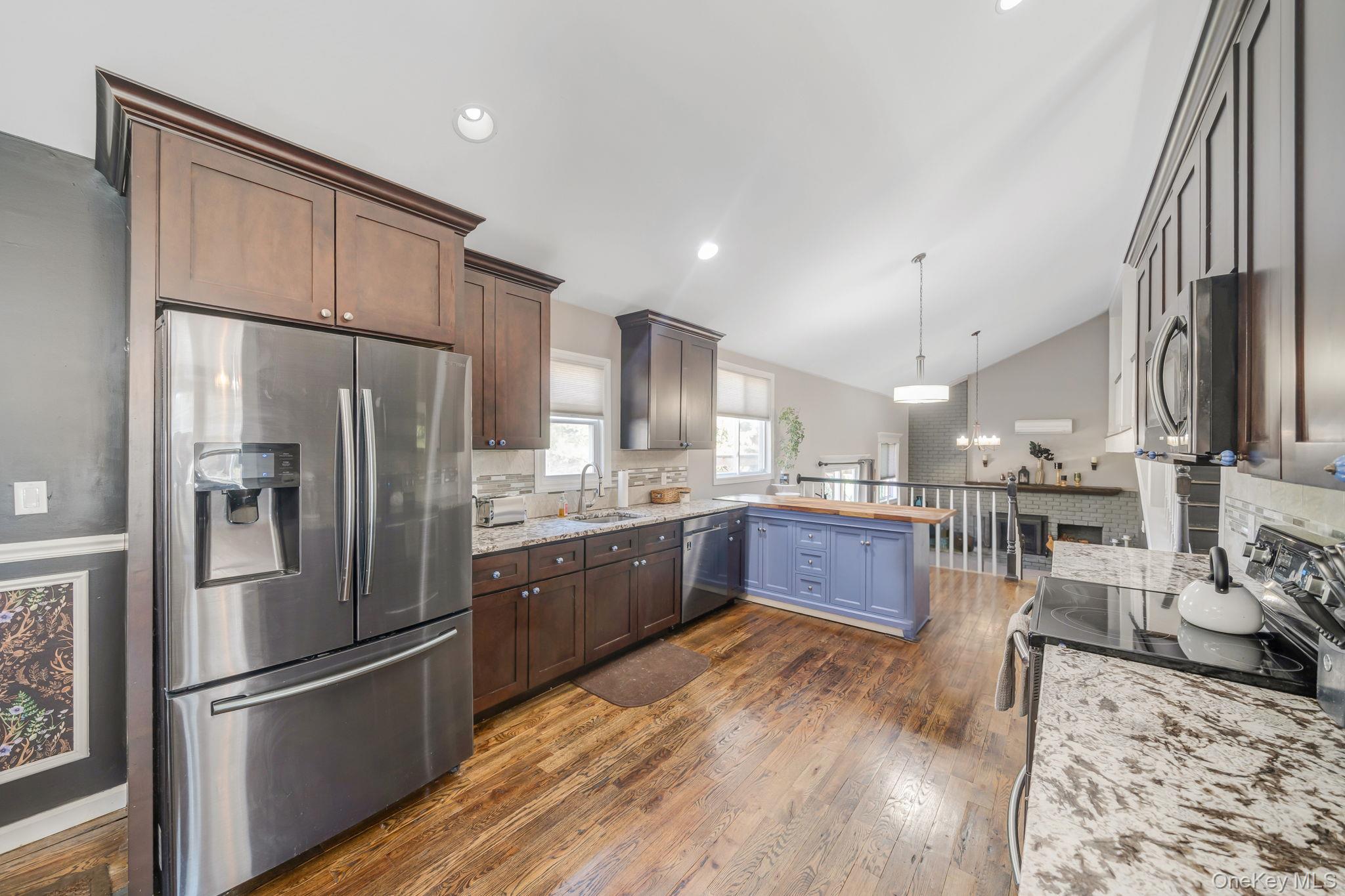 #10 photo, 17 Rolling Hills Drive, Ridge , NY 11961