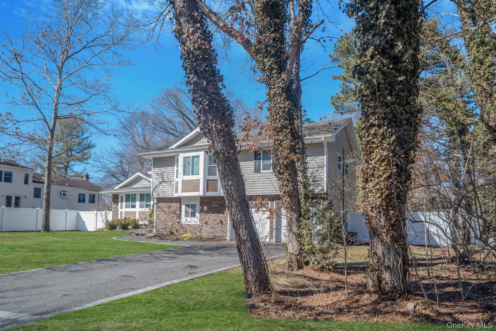 #3 photo, 17 Rolling Hills Drive, Ridge , NY 11961