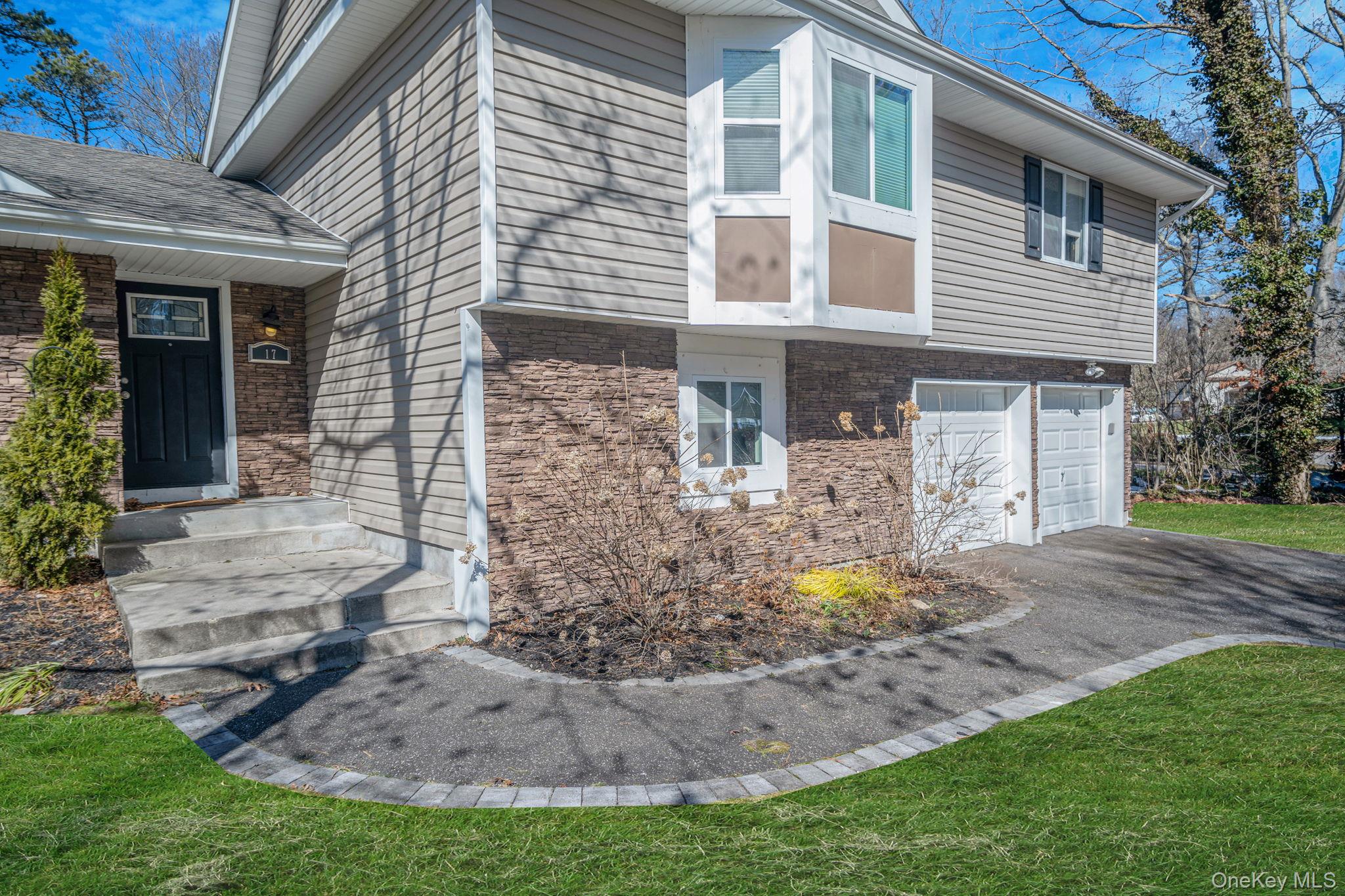 #4 photo, 17 Rolling Hills Drive, Ridge , NY 11961