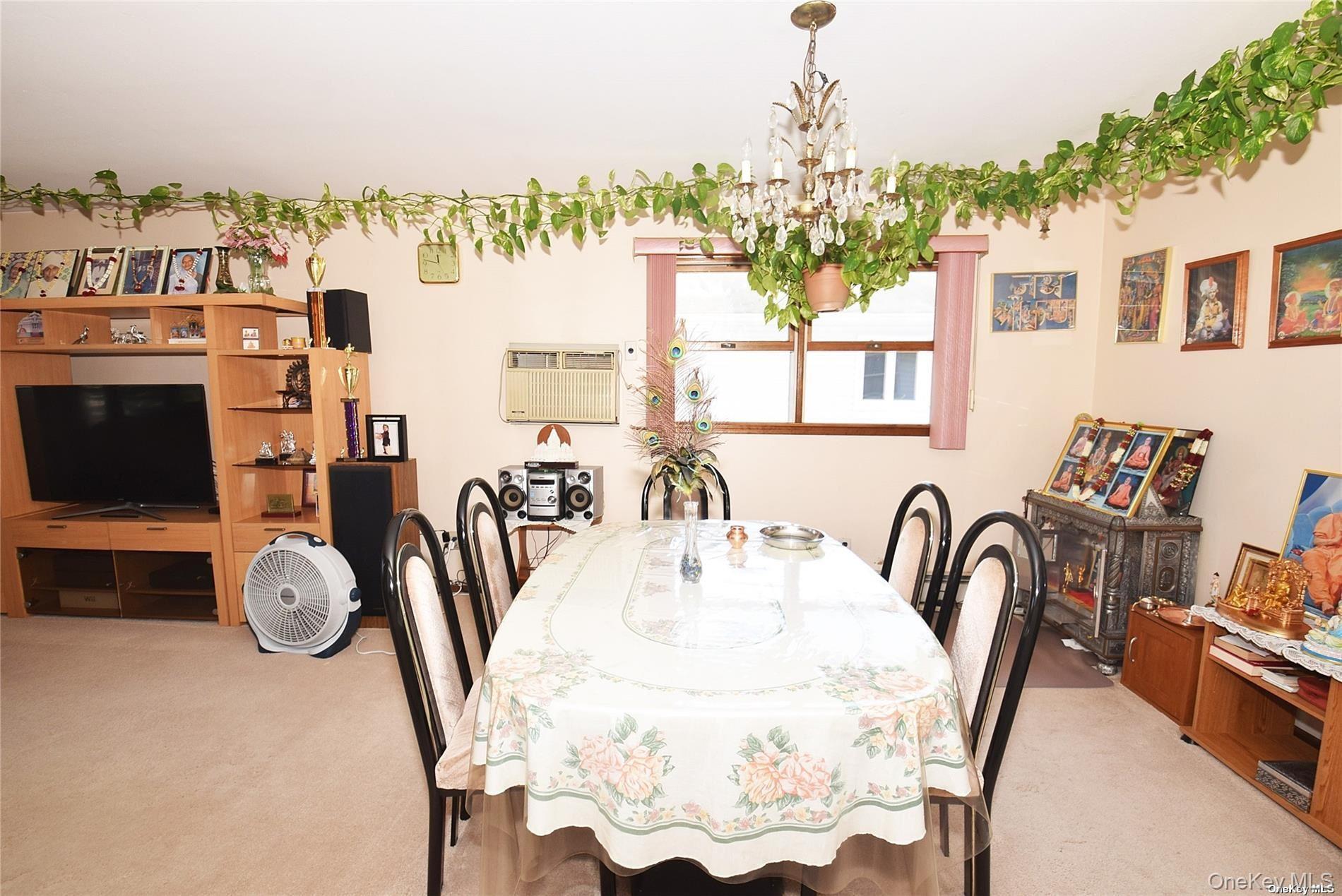 #11 photo, 305 S 10th Street, 長島 New Hyde Park , NY 11040