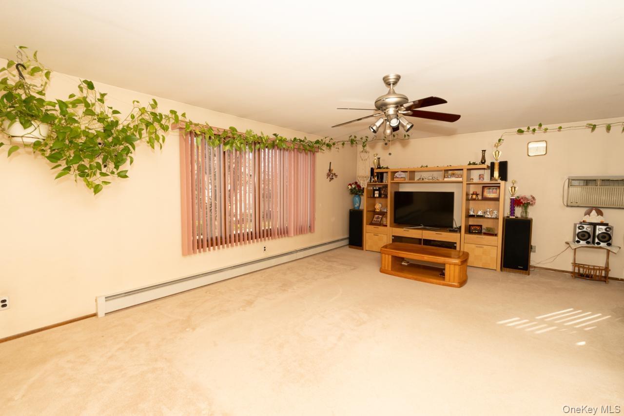 #2 photo, 305 S 10th Street, 長島 New Hyde Park , NY 11040