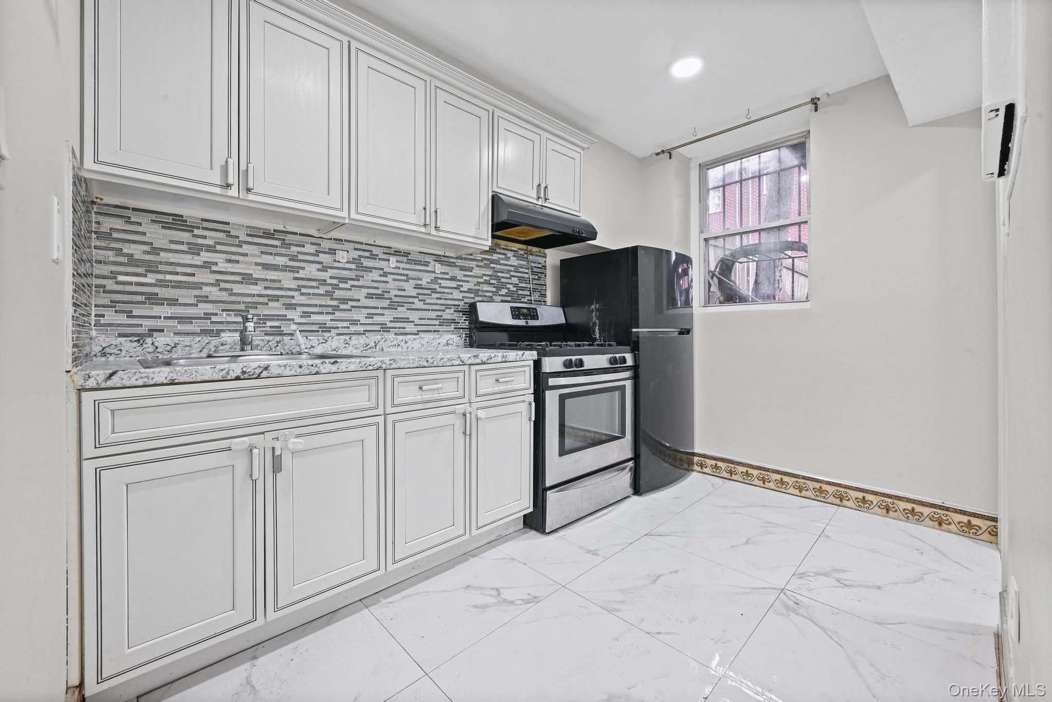 #9 photo, 155-17 65th Avenue, Flushing , NY 11367