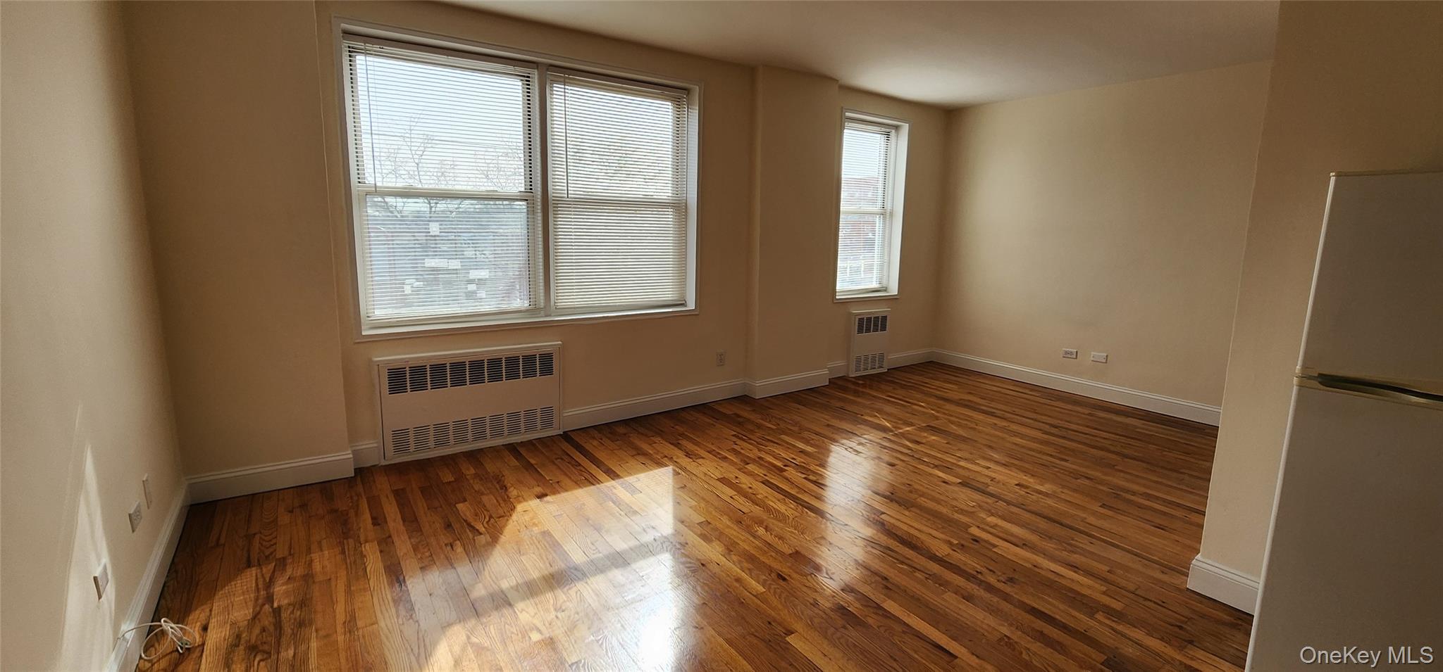 #5 photo, 222-89 Braddock Ave, कुईंस Bellerose , NY 11428