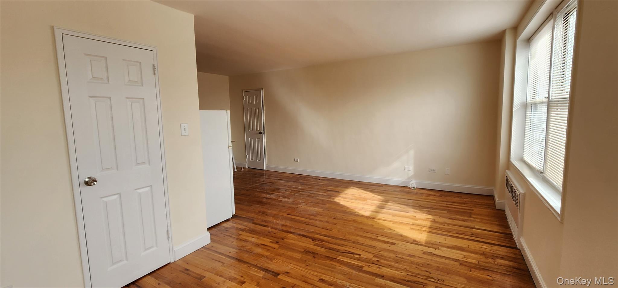 #6 photo, 222-89 Braddock Ave, कुईंस Bellerose , NY 11428