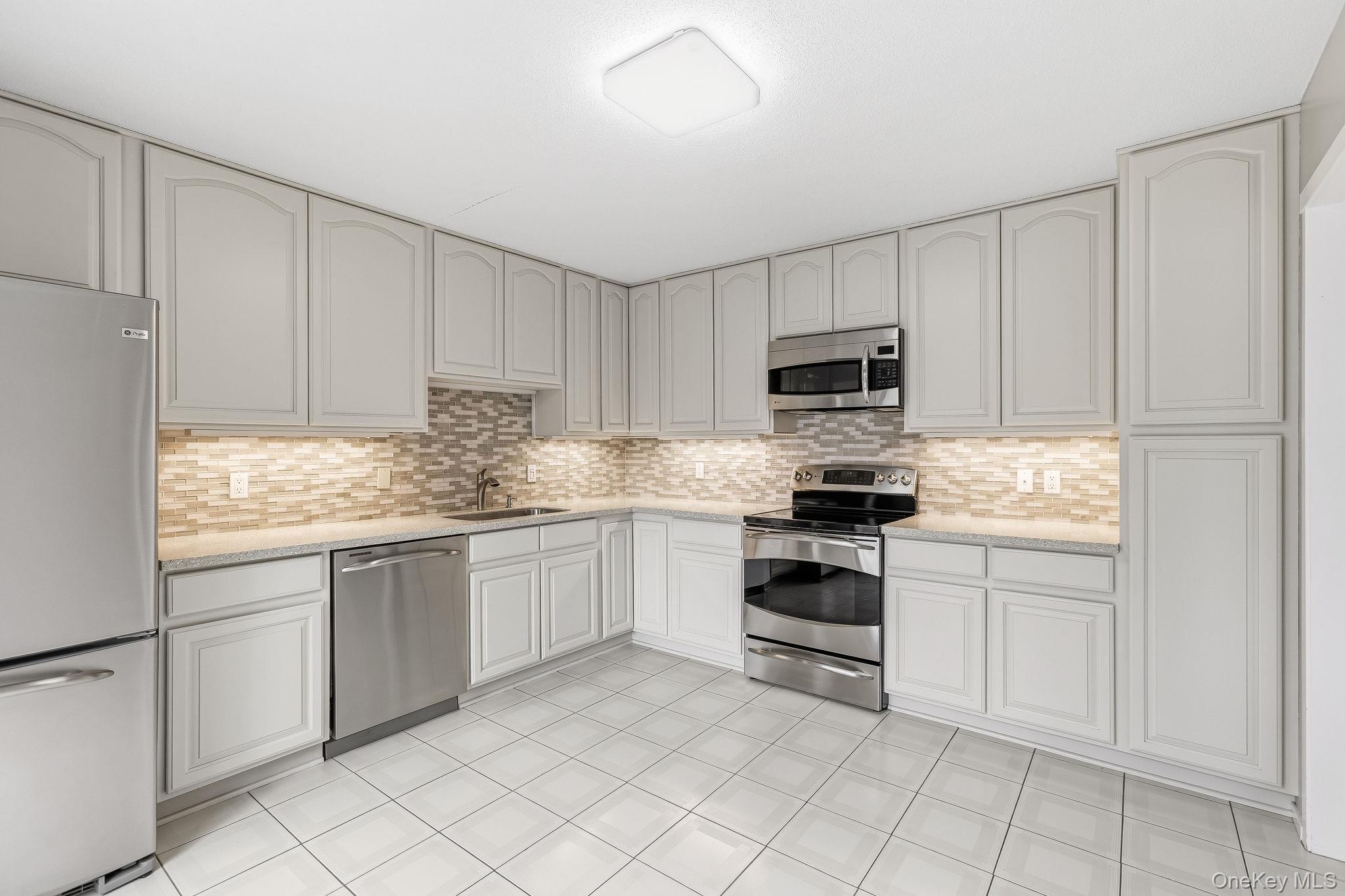 #14 photo, 366 Heritage Hills, Somers , NY 10589