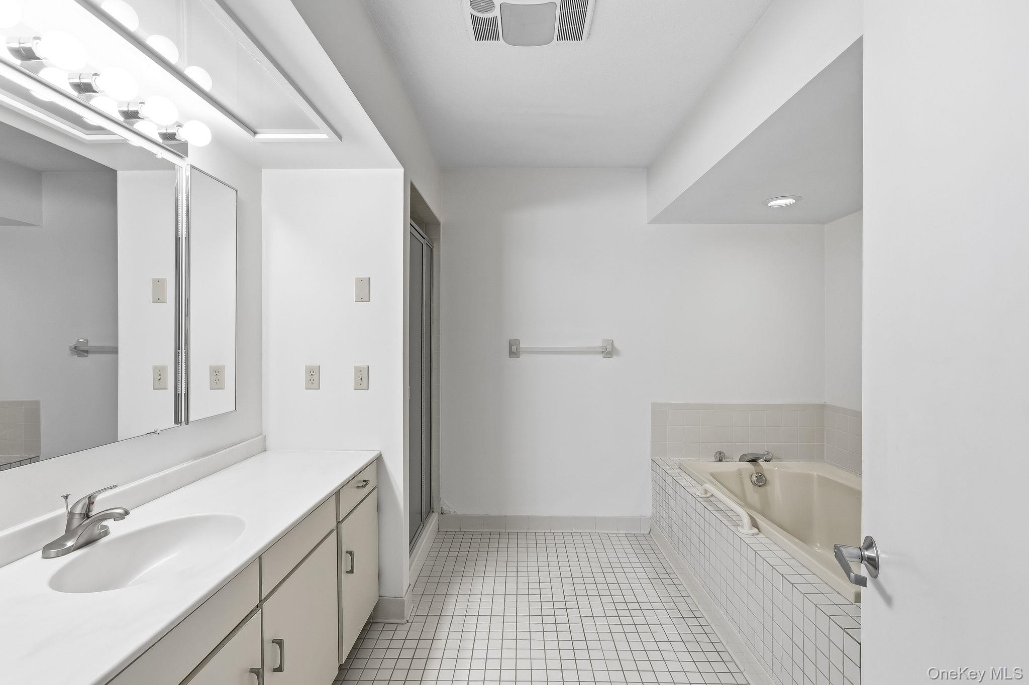 #19 photo, 366 Heritage Hills, Somers , NY 10589