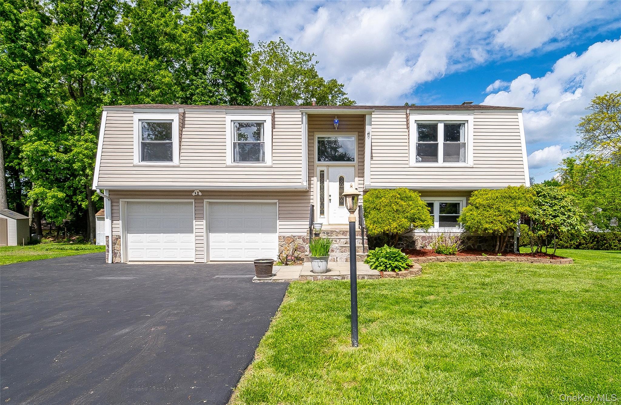 #1 photo, 400 Philo Street, 紐約州 New Windsor , NY 12553