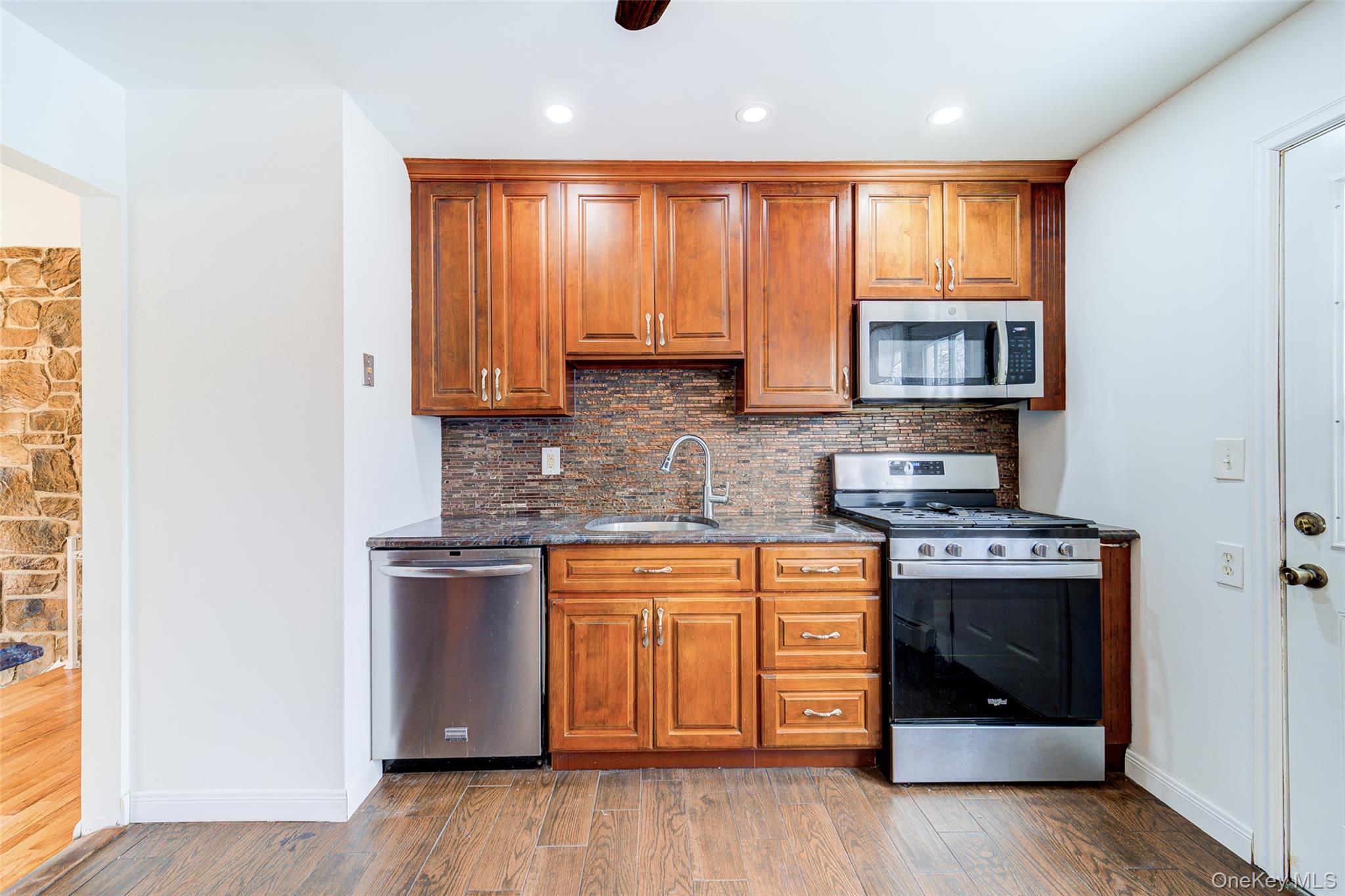 #13 photo, 400 Philo Street, 紐約州 New Windsor , NY 12553