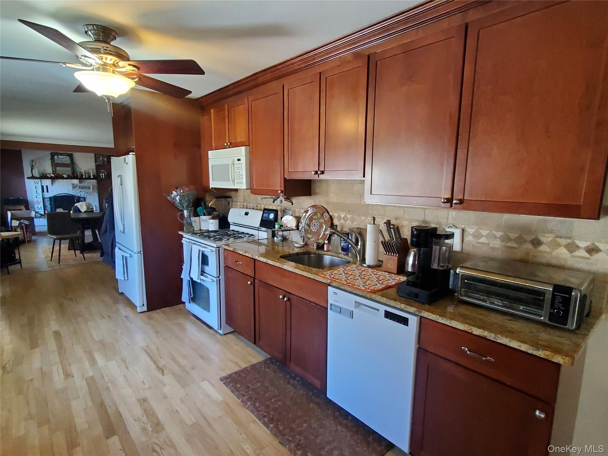 #5 photo, 98 Fawn Lane, South Setauket , NY 11720