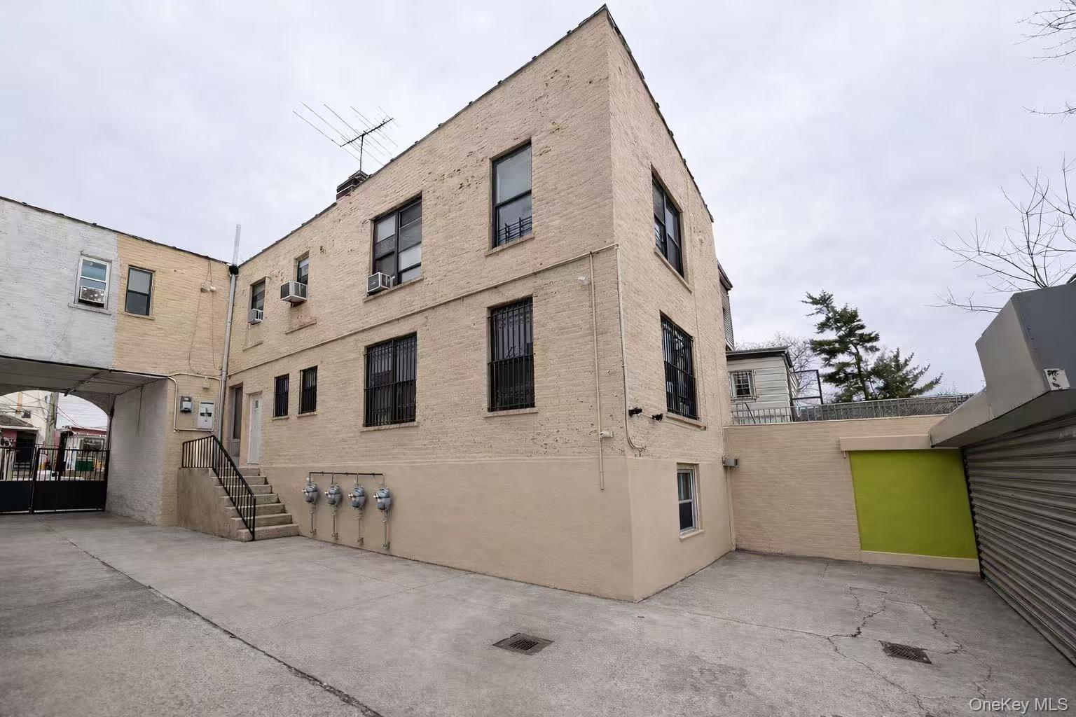 #5 photo, 34-46 107th Street, Corona , NY 11368