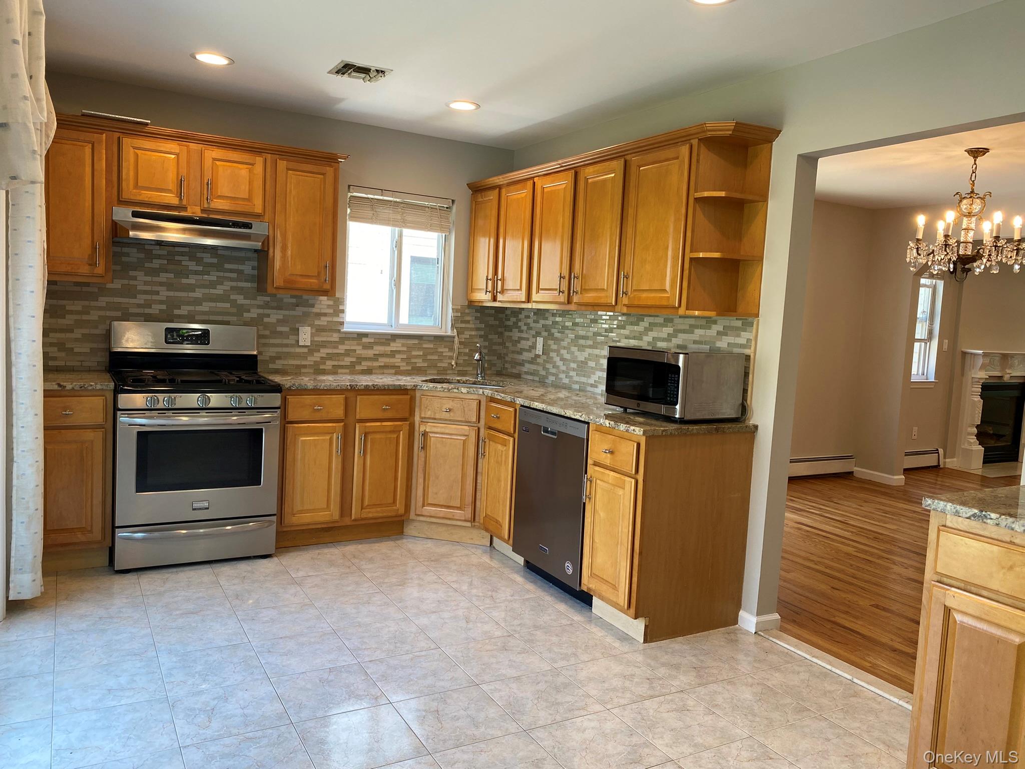 #7 photo, 148B Jefferson Avenue, 롱 아일랜드 Mineola , NY 11501