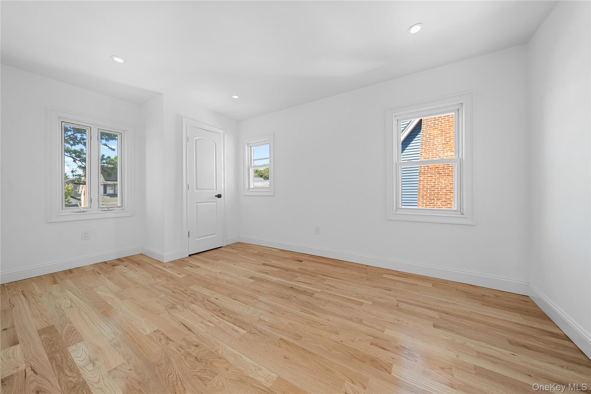 #14 photo, 87 Parsons Drive, 長島 Hempstead , NY 11550