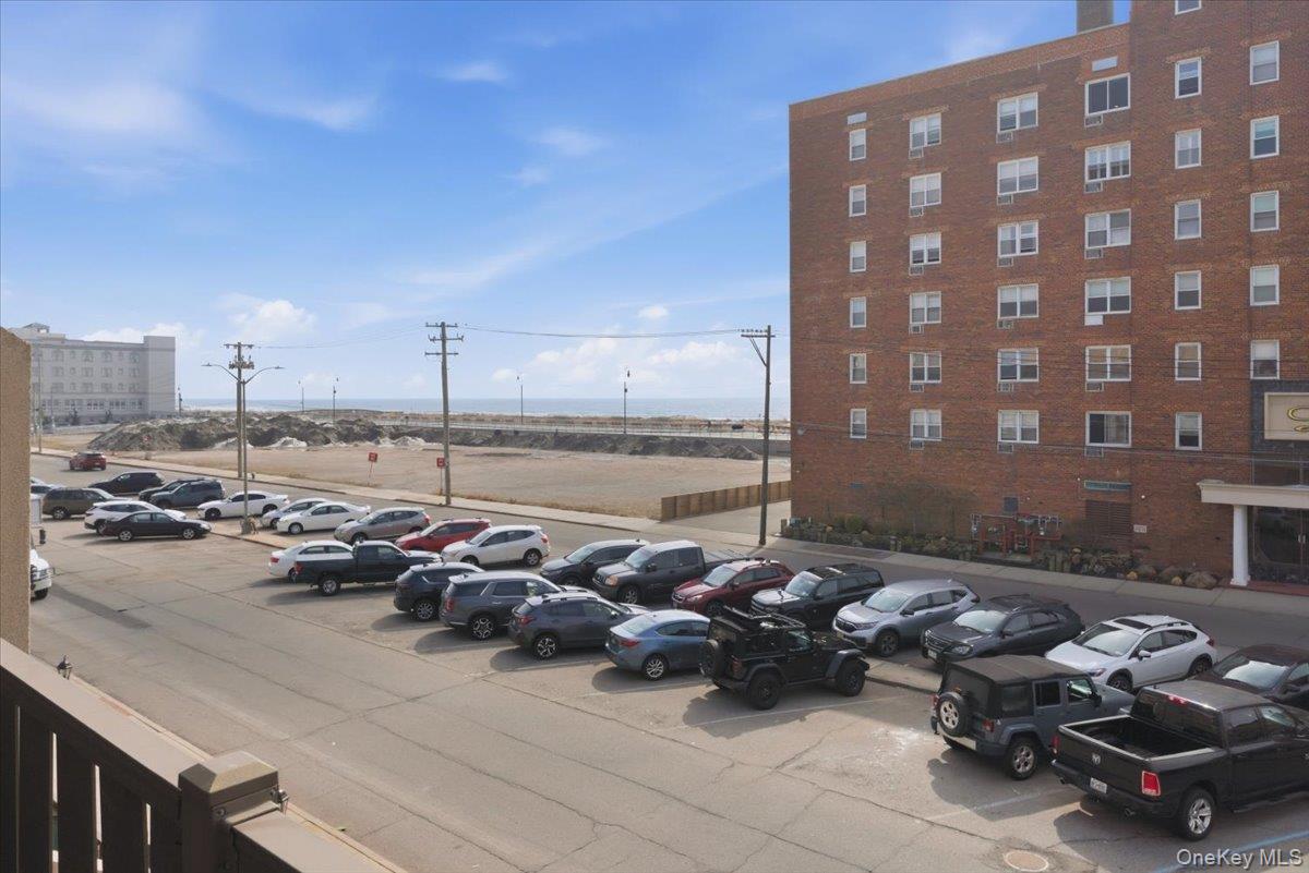 #13 photo, 379 W Broadway, מחוז נסאו Long Beach , NY 11561