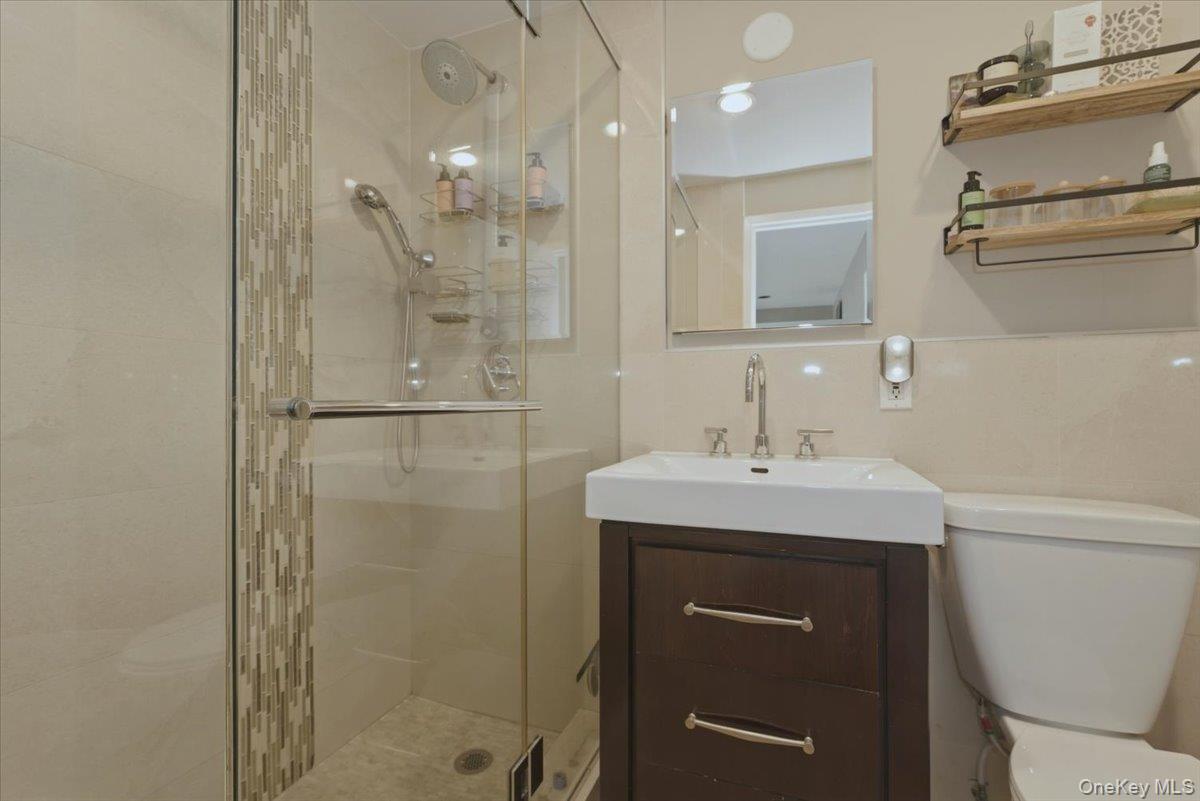 #17 photo, 379 W Broadway, מחוז נסאו Long Beach , NY 11561