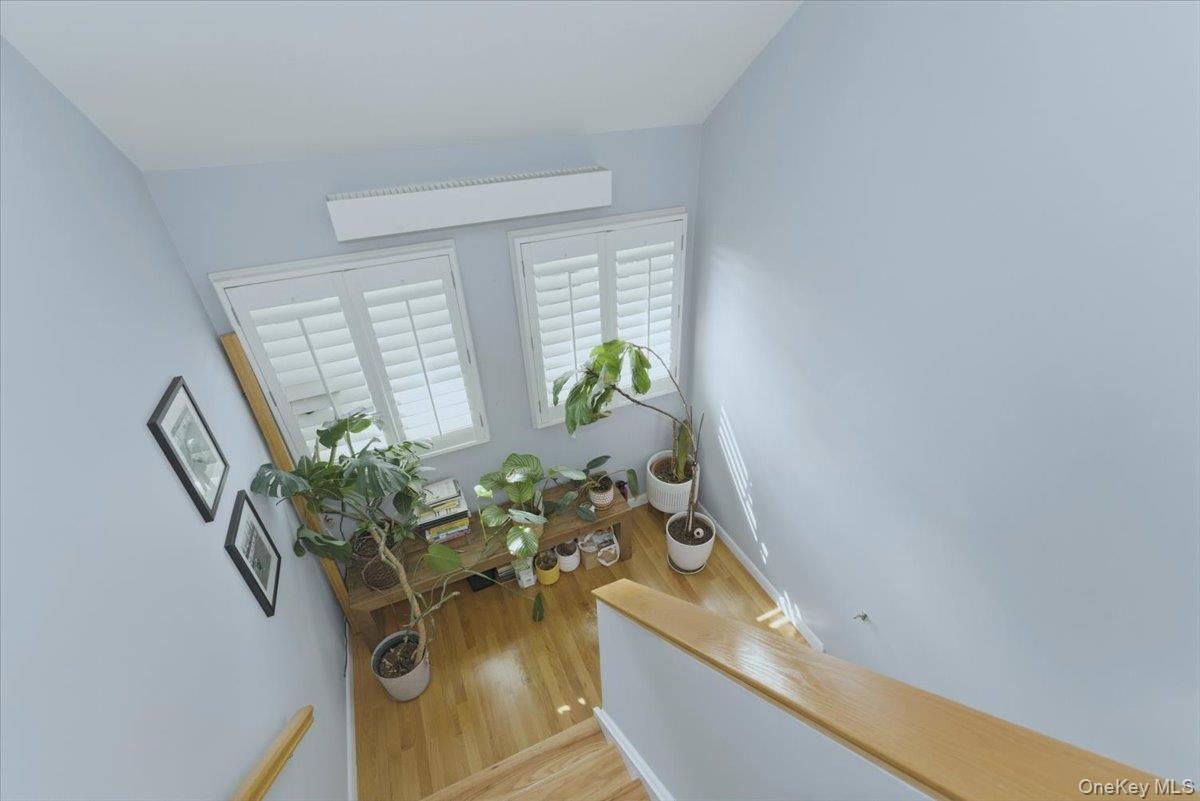 #18 photo, 379 W Broadway, מחוז נסאו Long Beach , NY 11561