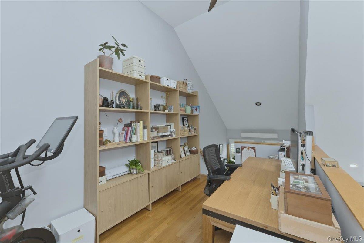 #19 photo, 379 W Broadway, מחוז נסאו Long Beach , NY 11561