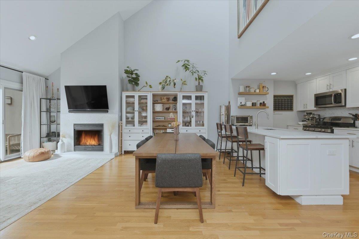 #8 photo, 379 W Broadway, מחוז נסאו Long Beach , NY 11561