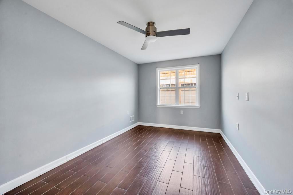 #9 photo, 10220 Rockaway Beach Boulevard, קווינס Rockaway Park , NY 11694