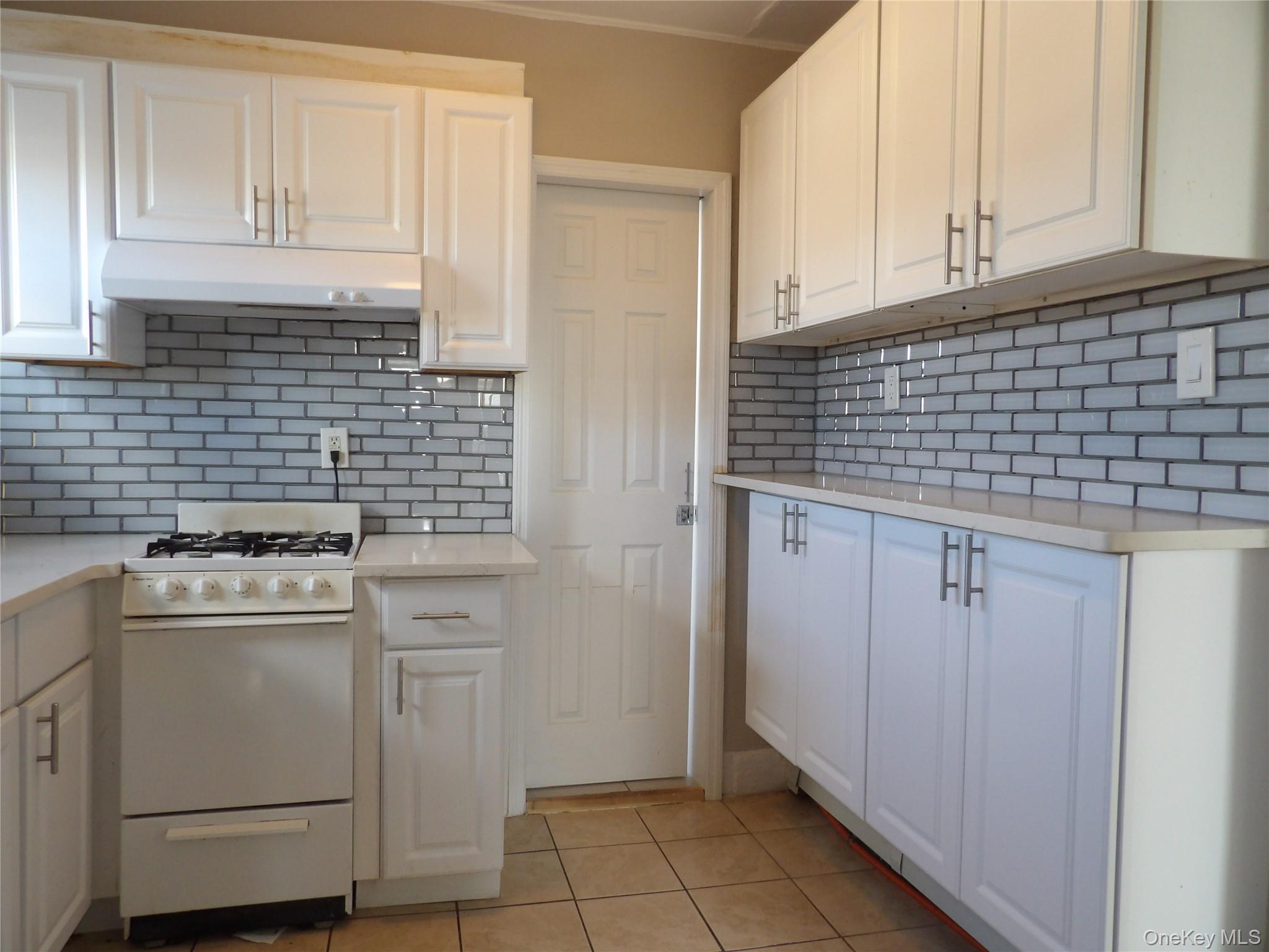 #2 photo, 170 N. Wellwood Avenue, 東長島 Lindenhurst , NY 11757