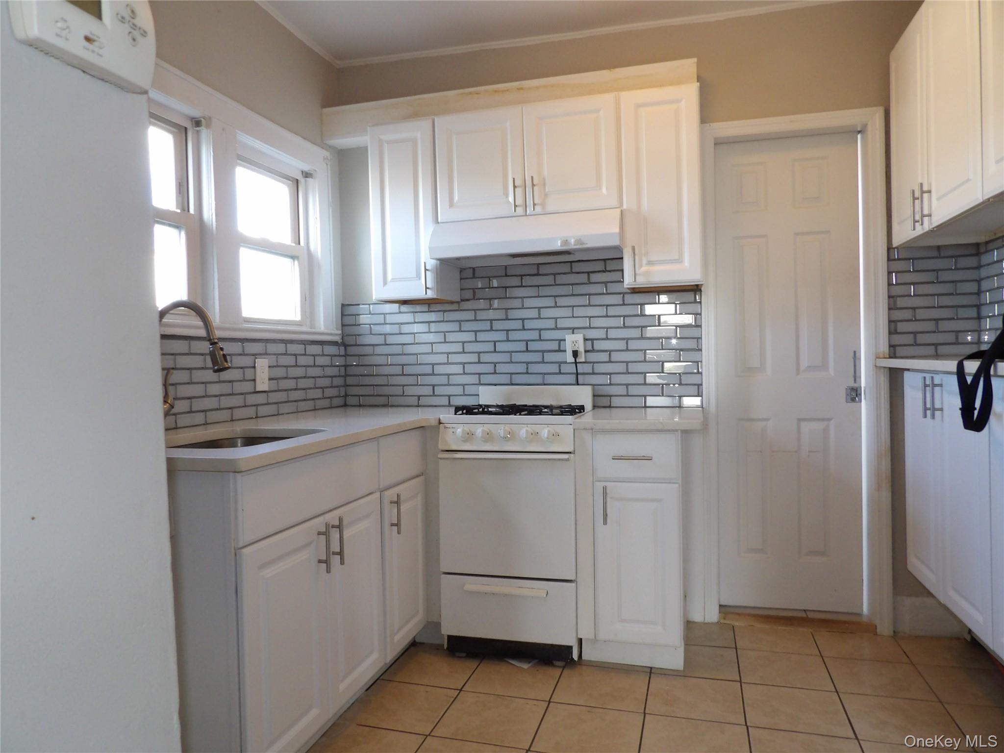 #3 photo, 170 N. Wellwood Avenue, 東長島 Lindenhurst , NY 11757