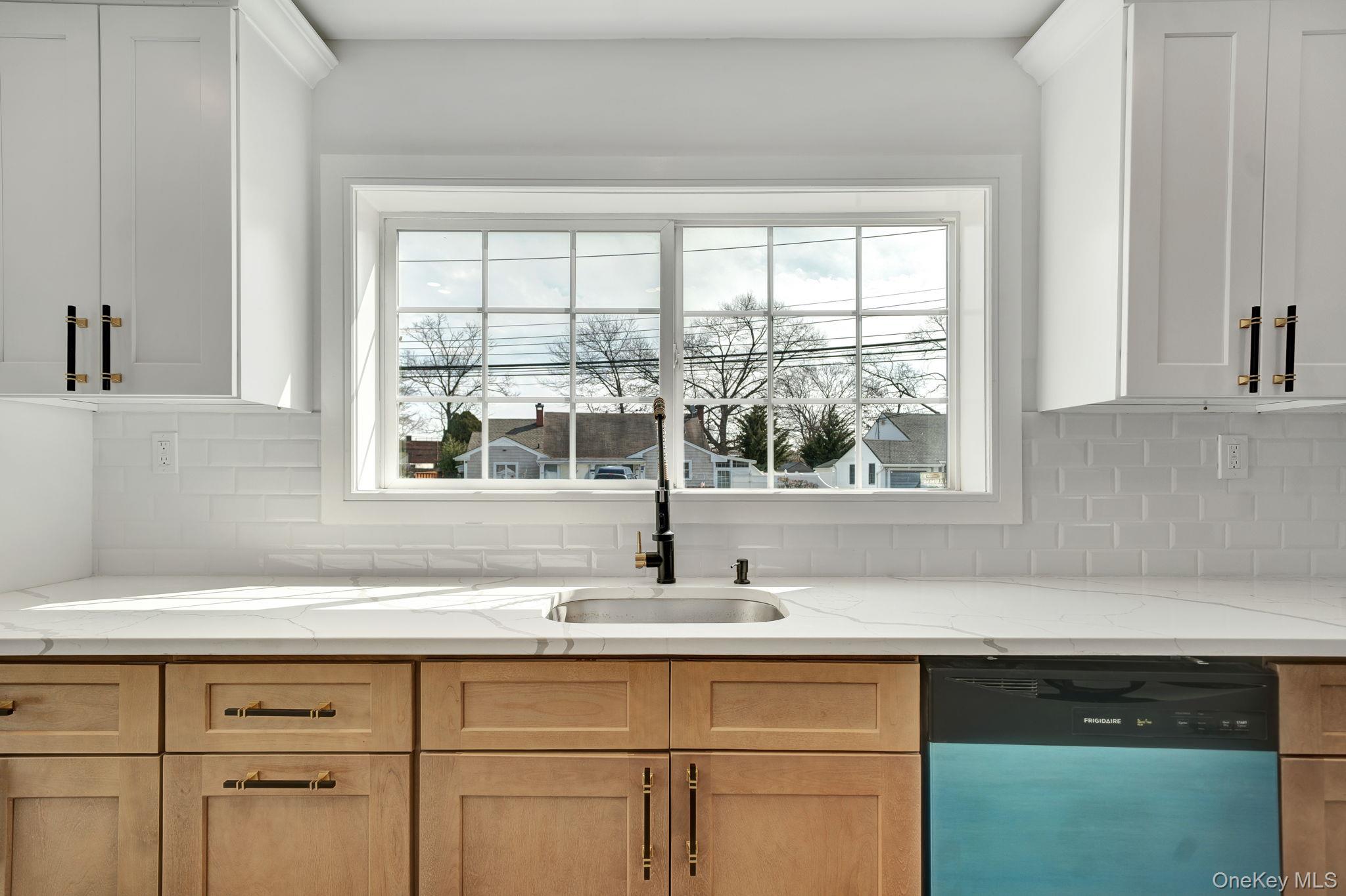 #12 photo, 40 Durhamoc Lane, सफ़ोक काउंटी North Babylon , NY 11703