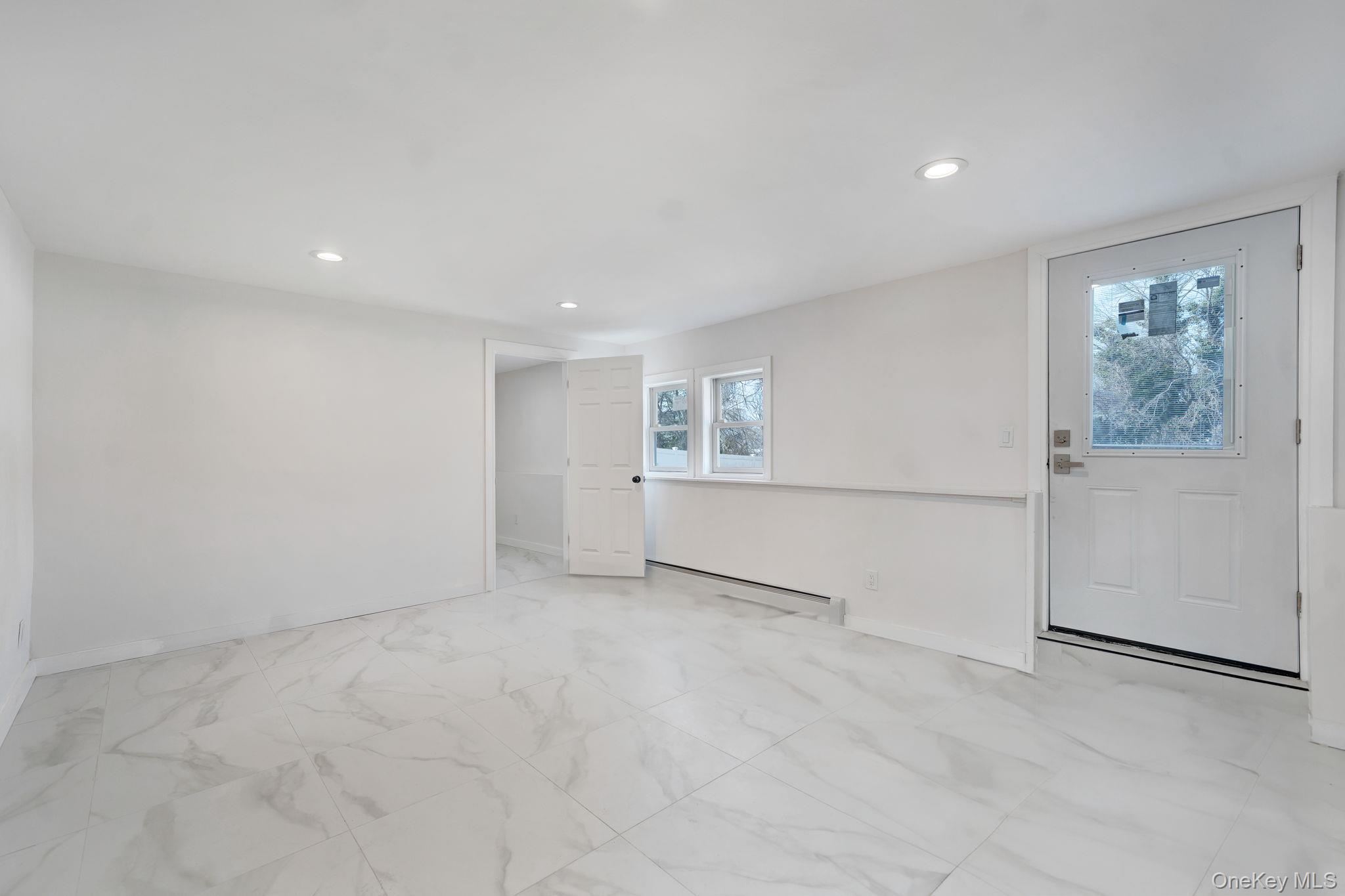 #17 photo, 40 Durhamoc Lane, सफ़ोक काउंटी North Babylon , NY 11703