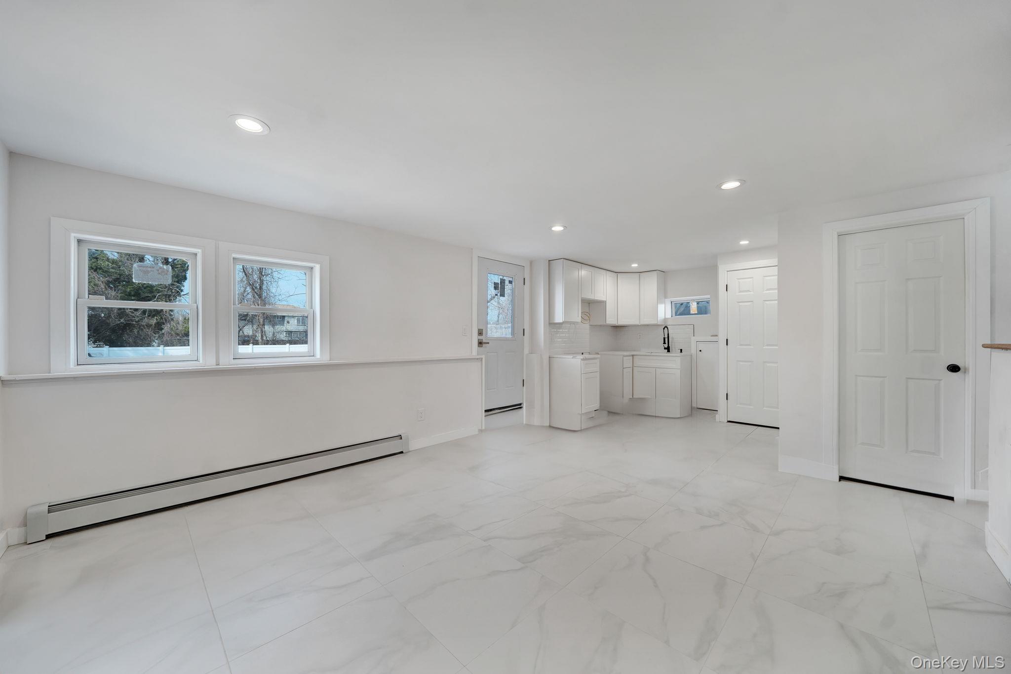 #18 photo, 40 Durhamoc Lane, सफ़ोक काउंटी North Babylon , NY 11703