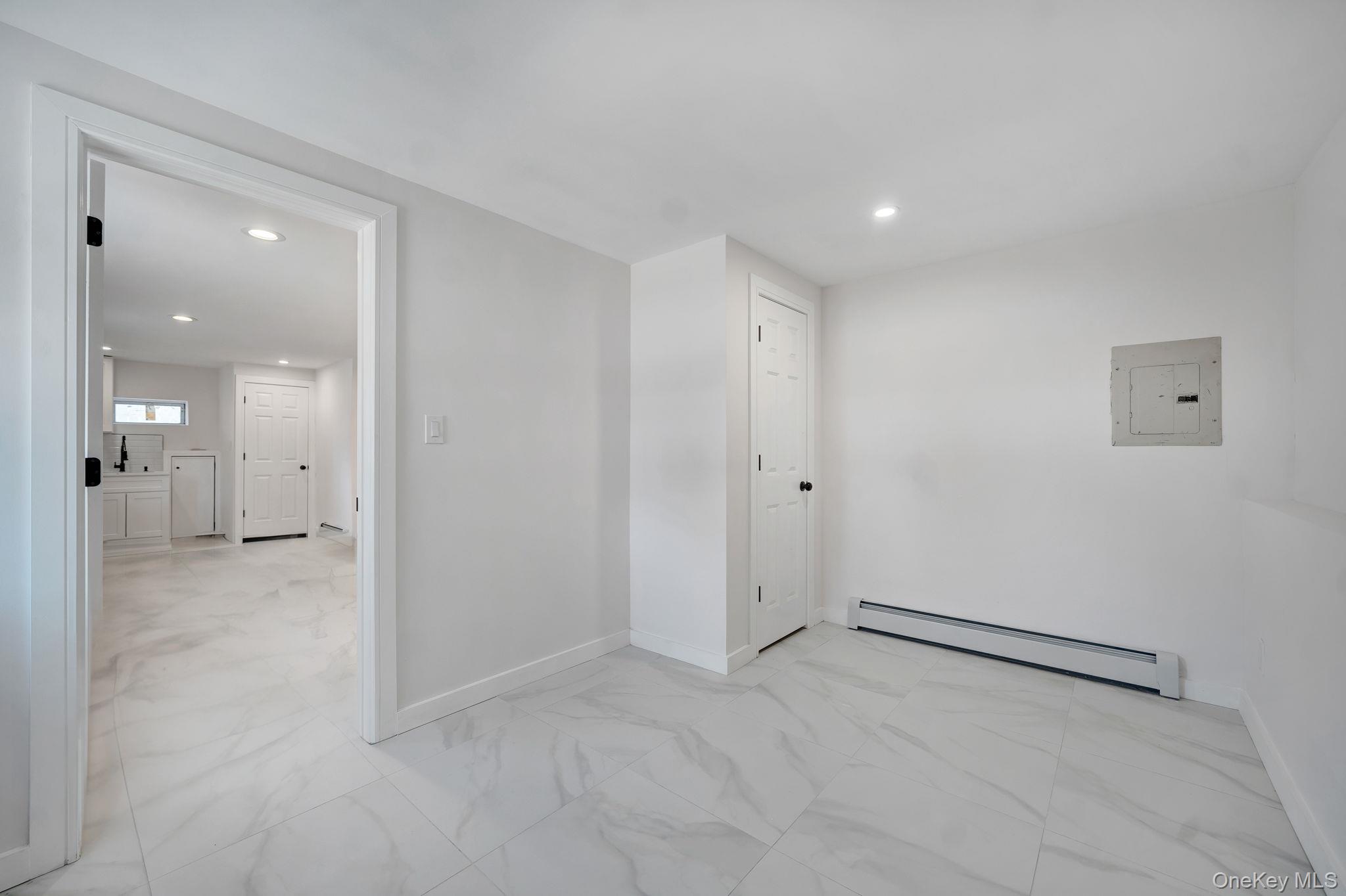 #19 photo, 40 Durhamoc Lane, सफ़ोक काउंटी North Babylon , NY 11703