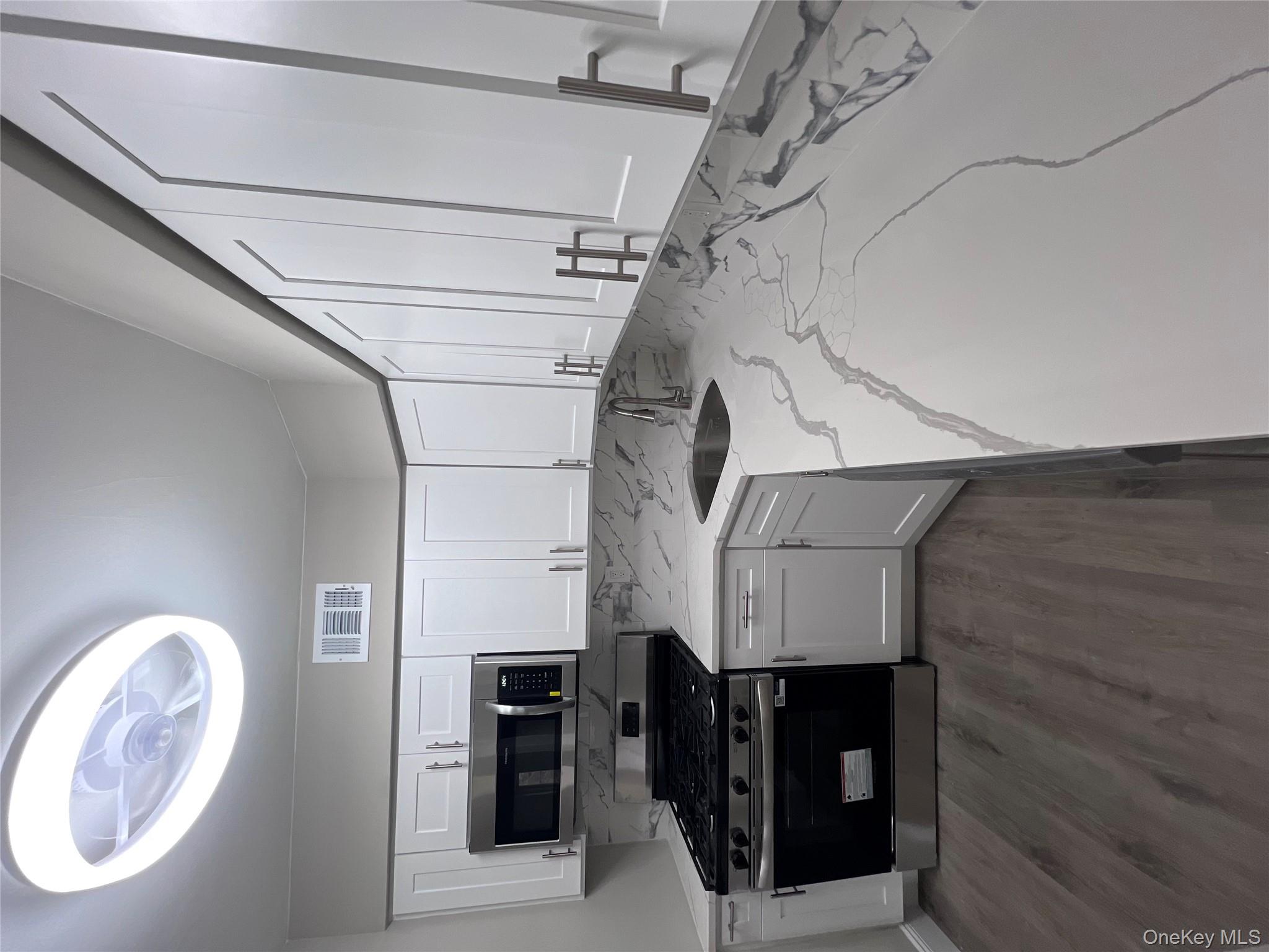 #5 photo, 305 Fairview Circle, Middle Island , NY 11953