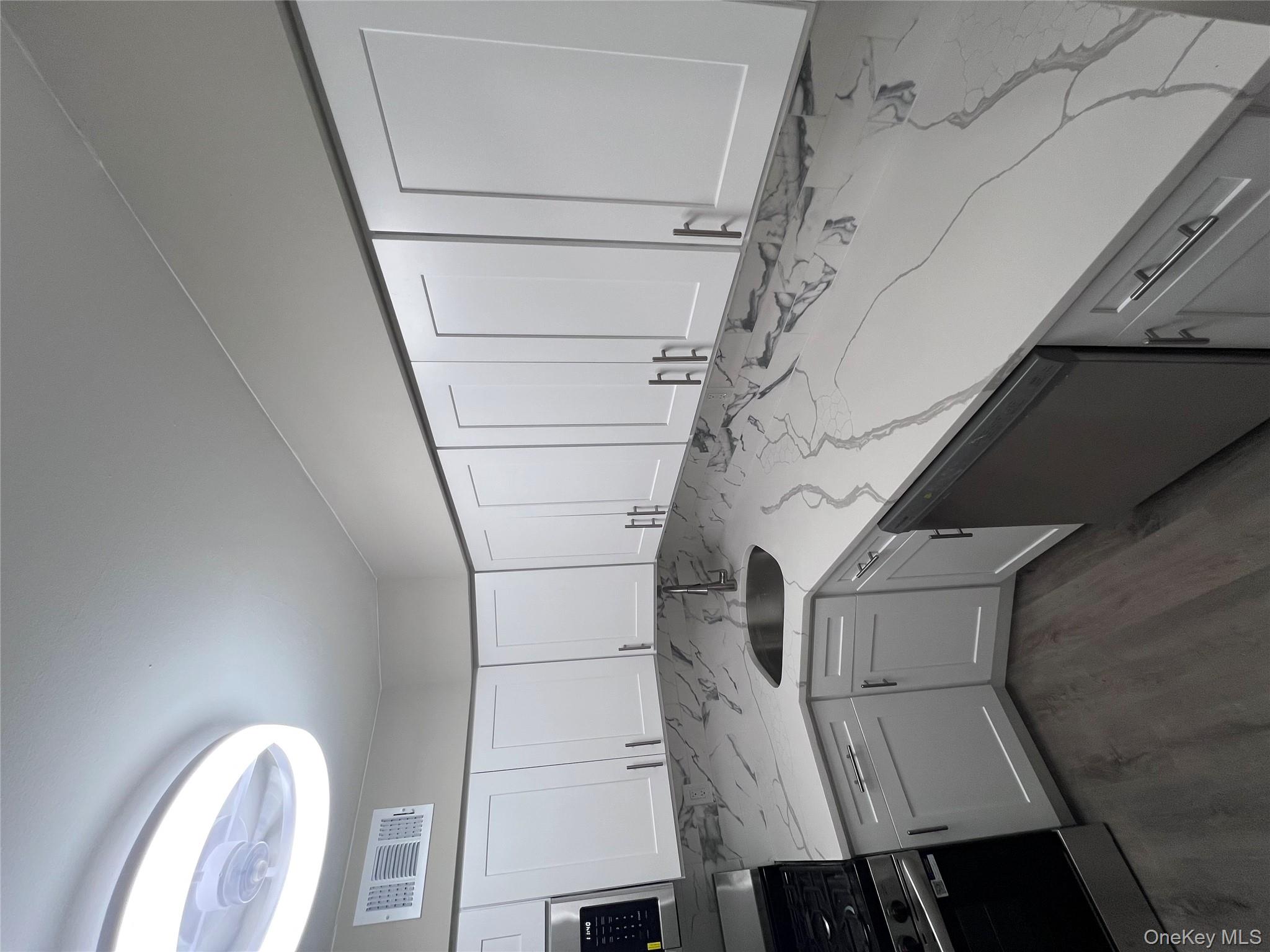 #6 photo, 305 Fairview Circle, Middle Island , NY 11953