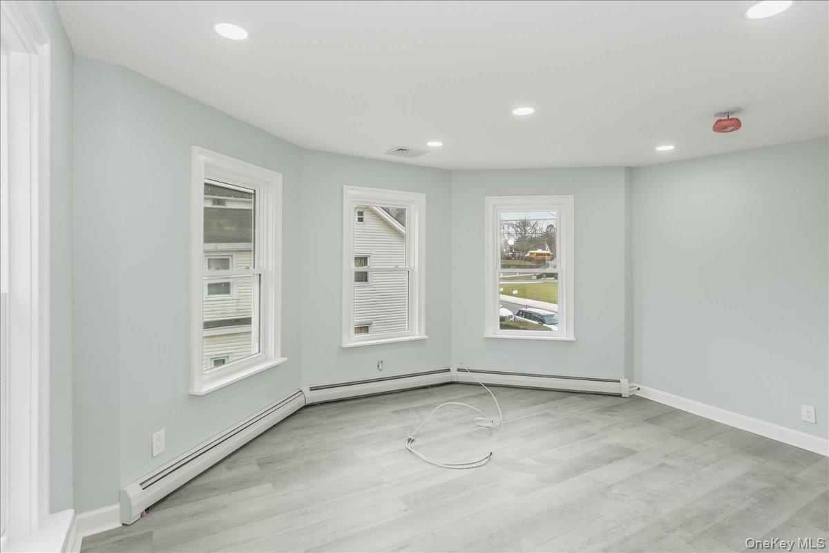 #4 photo, 75 Anstice Street, Oyster Bay , NY 11771