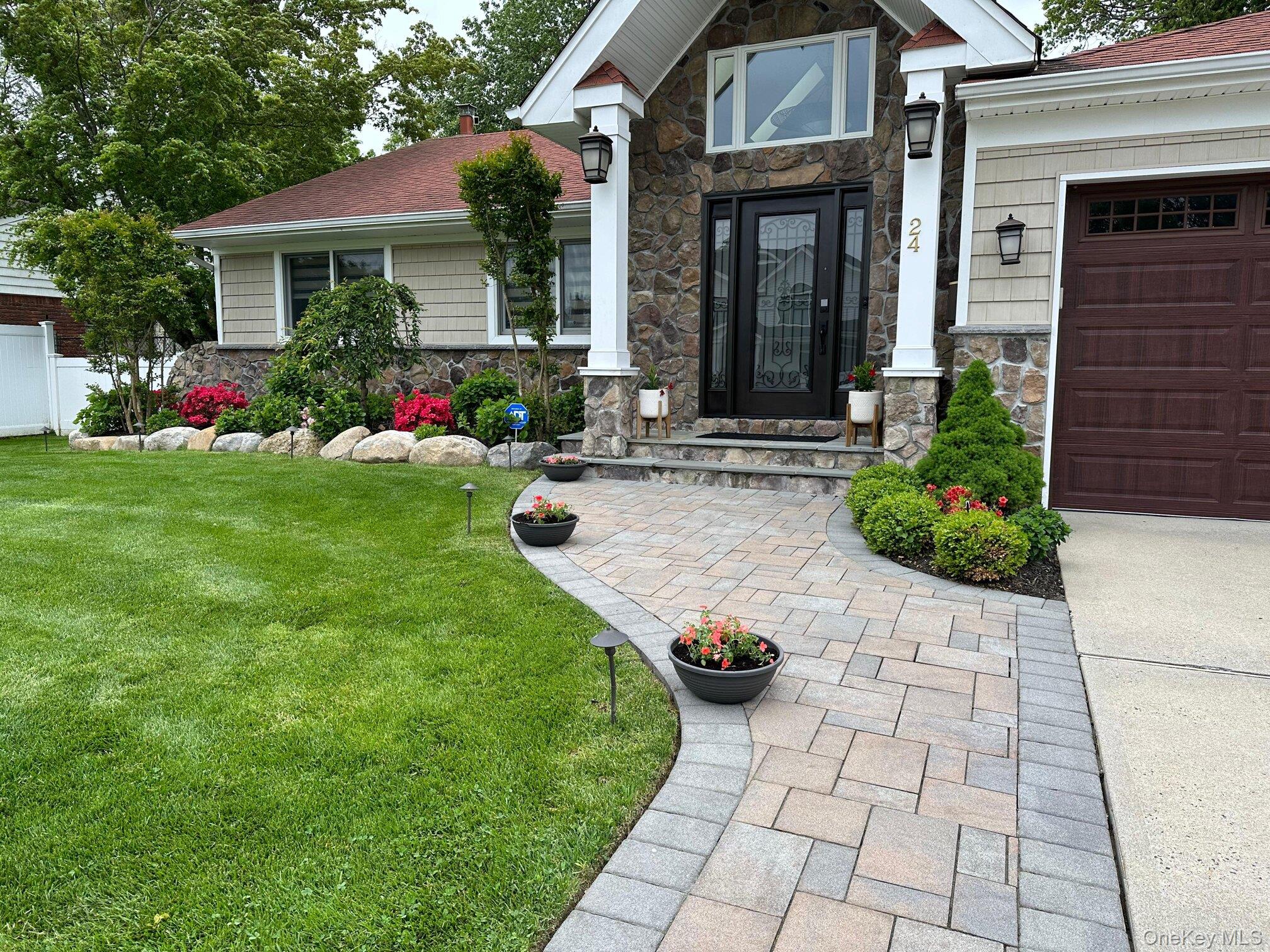 #1 photo, 24 Green Drive, מחוז נסאו Roslyn , NY 11576