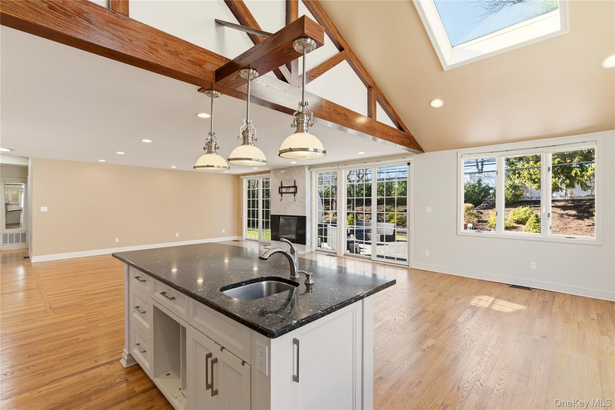 #13 photo, 24 Green Drive, מחוז נסאו Roslyn , NY 11576