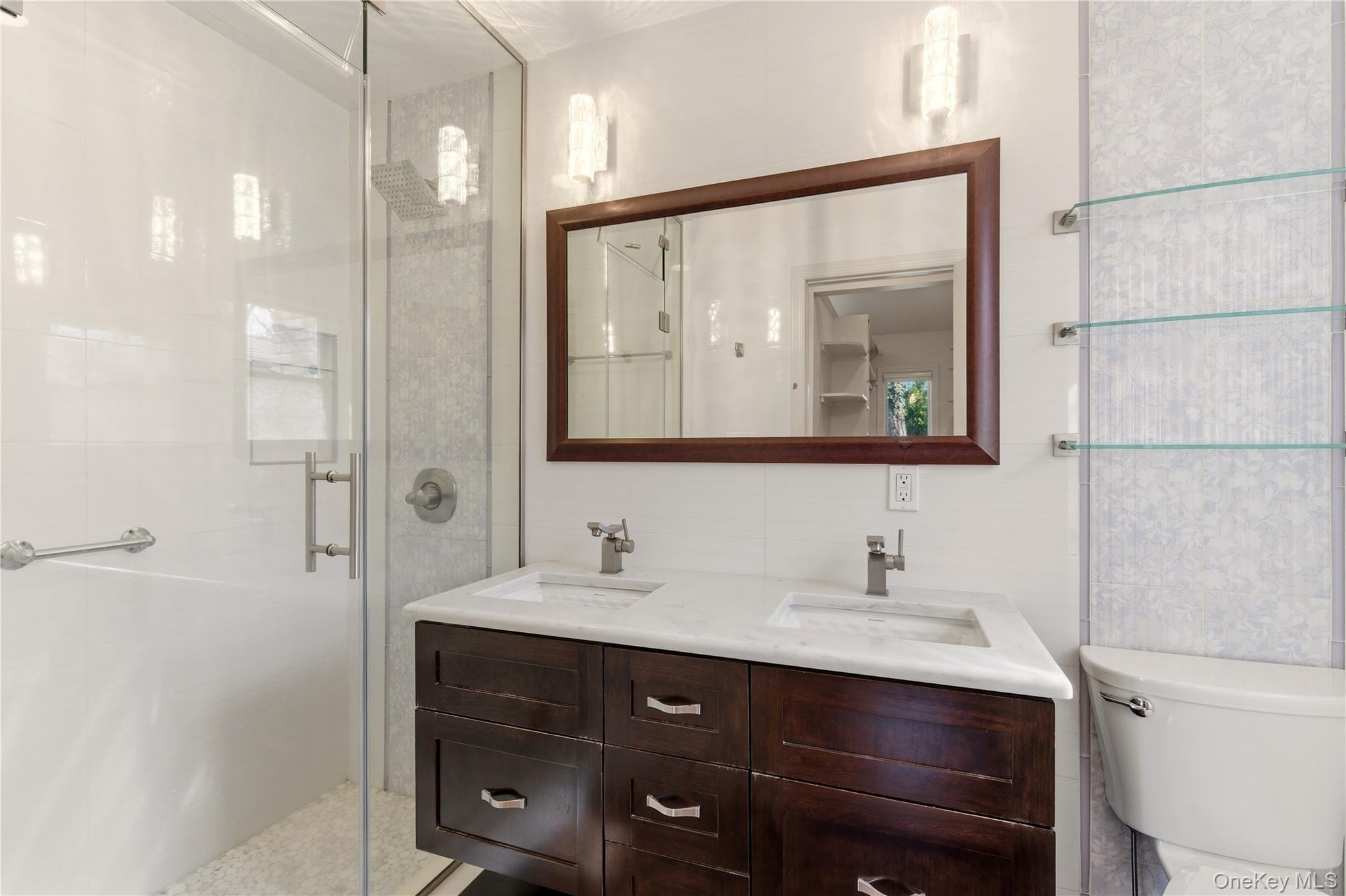 #16 photo, 24 Green Drive, מחוז נסאו Roslyn , NY 11576