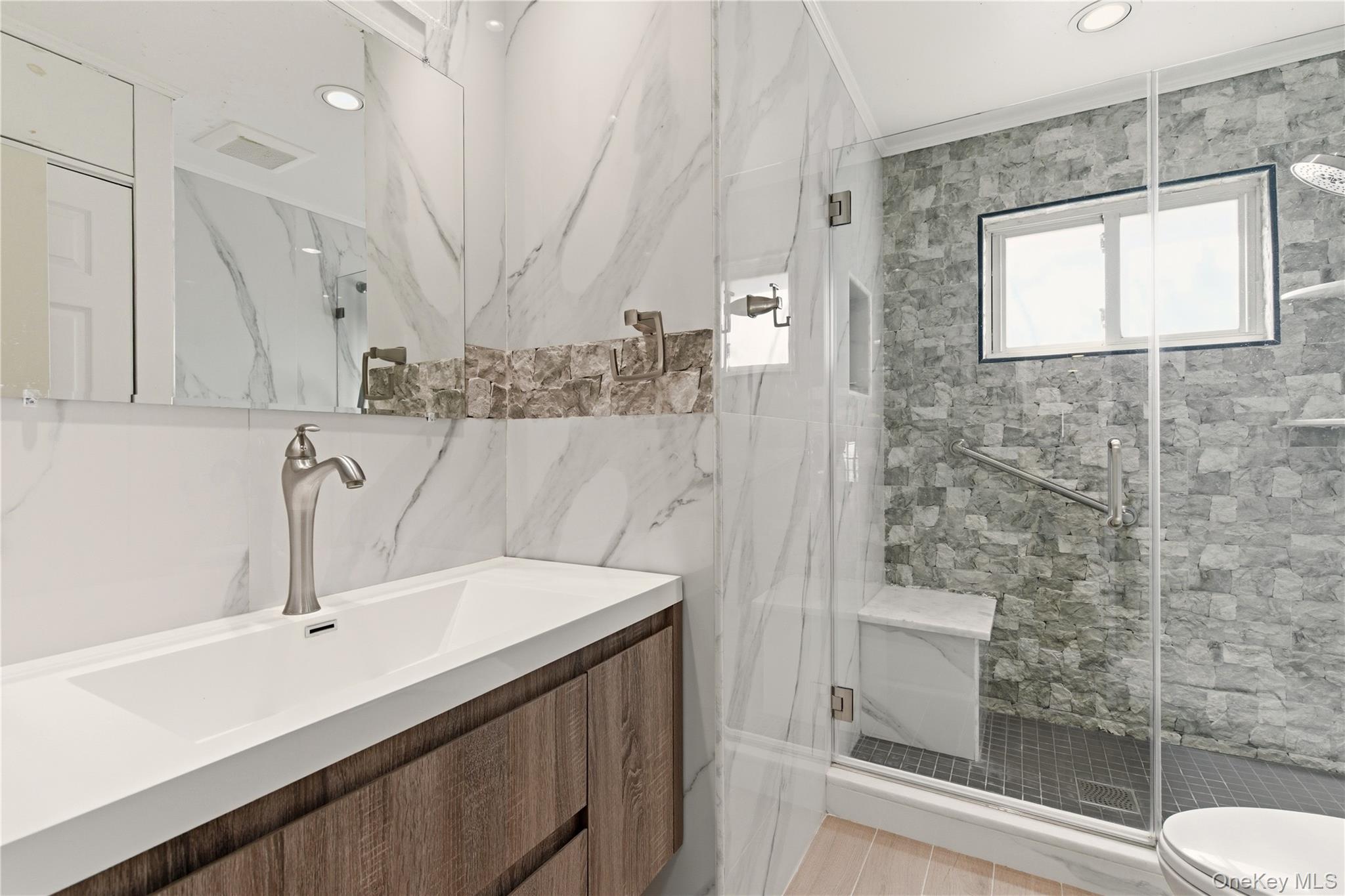 #19 photo, 24 Green Drive, מחוז נסאו Roslyn , NY 11576