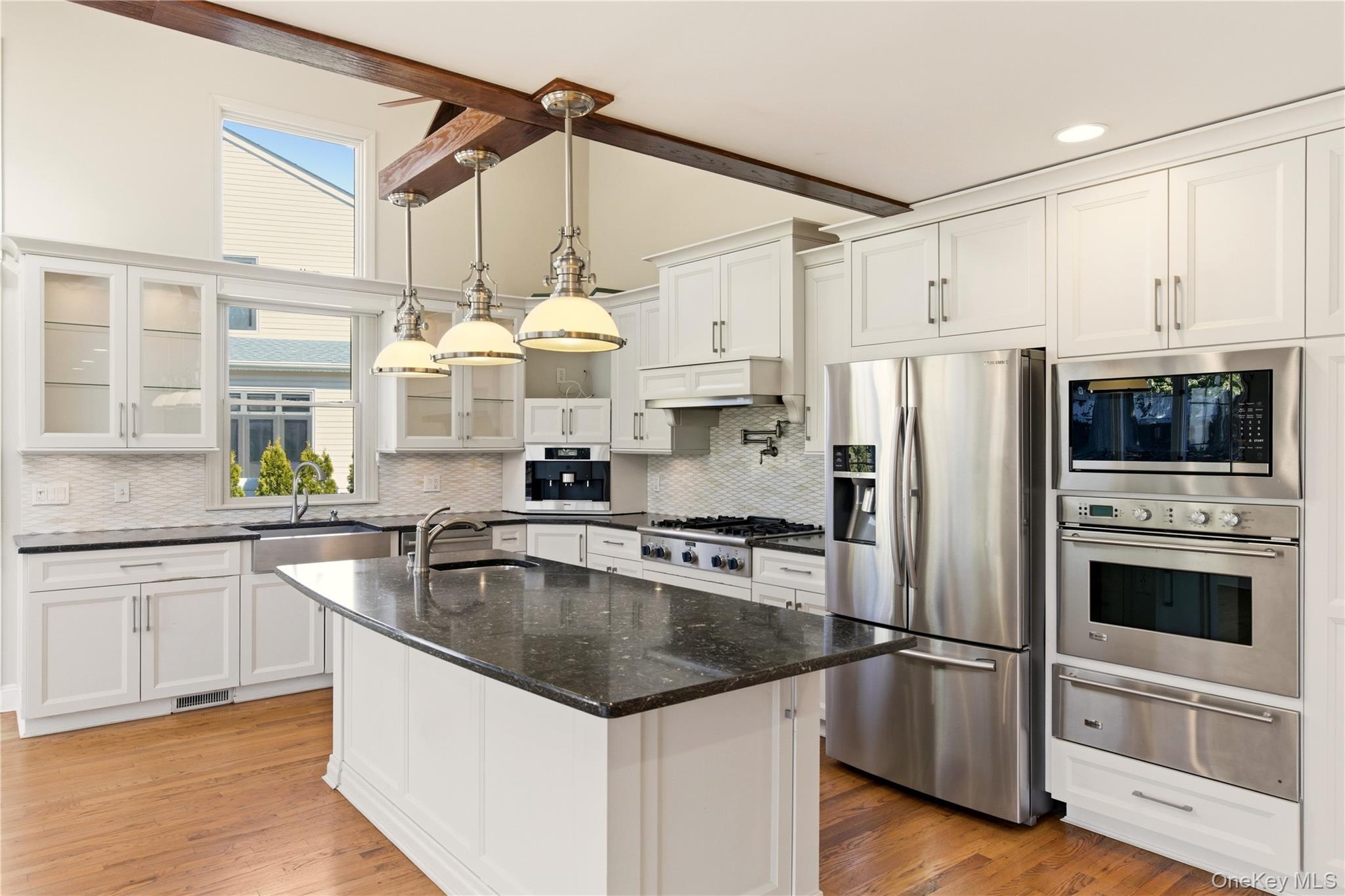 #8 photo, 24 Green Drive, מחוז נסאו Roslyn , NY 11576