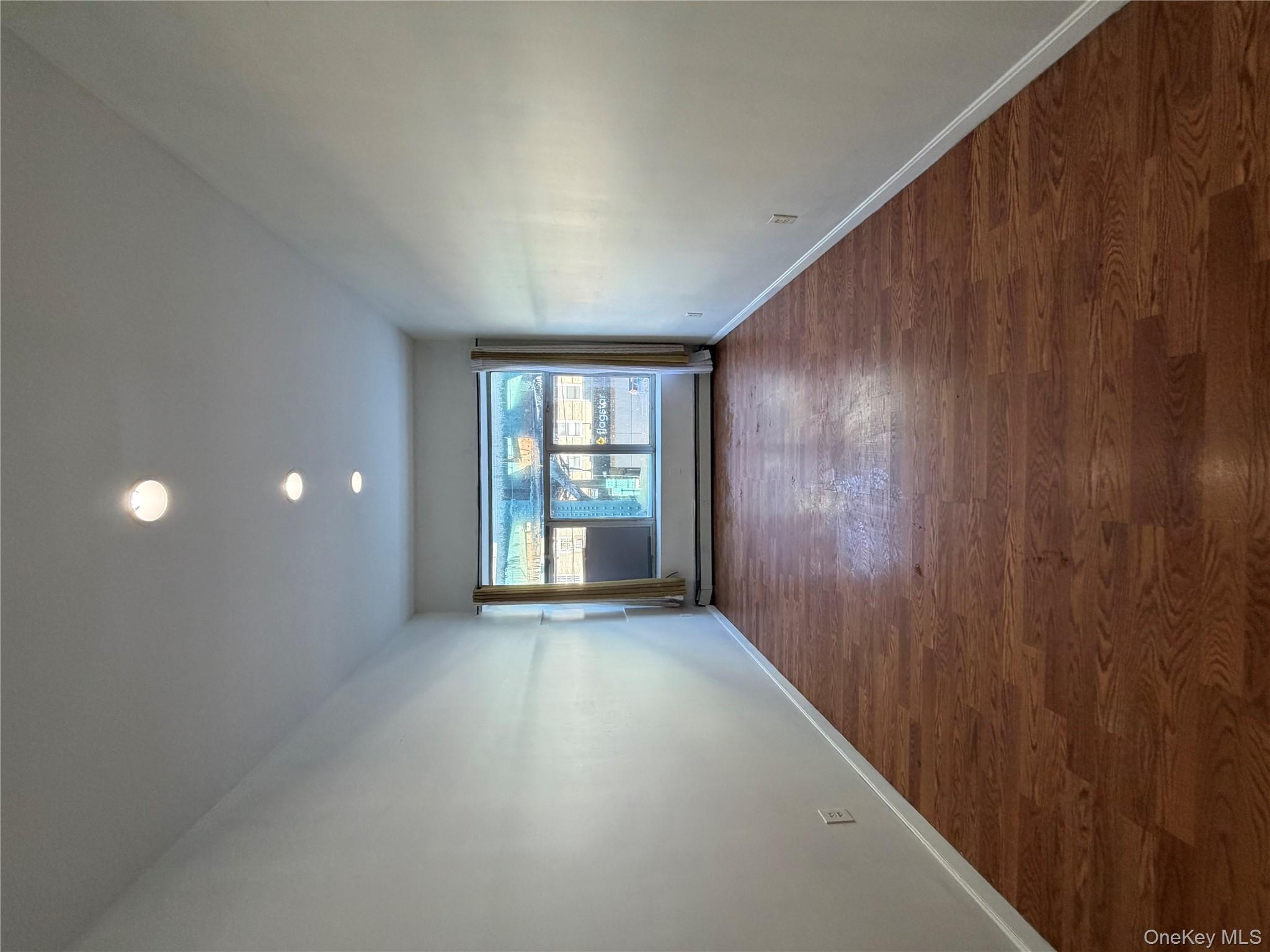 #2 photo, 8032 Jamaica Avenue, קווינס Woodhaven , NY 11421