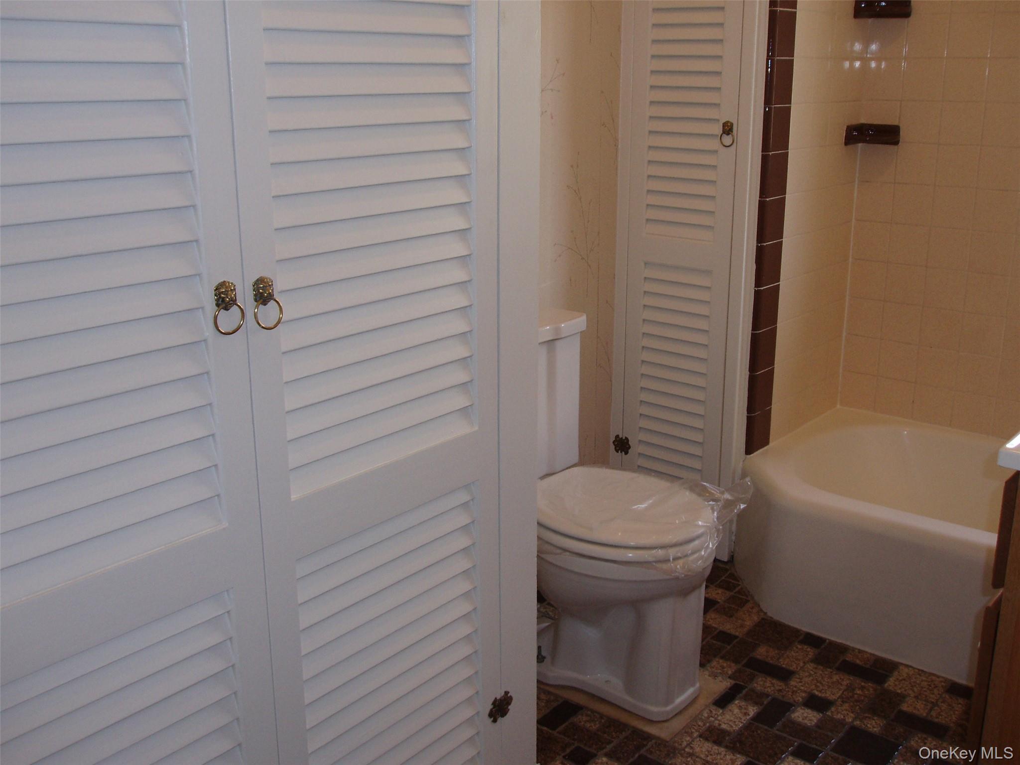 #6 photo, 953 Ripley Lane, नासाउ काउंटी Oyster Bay , NY 11771