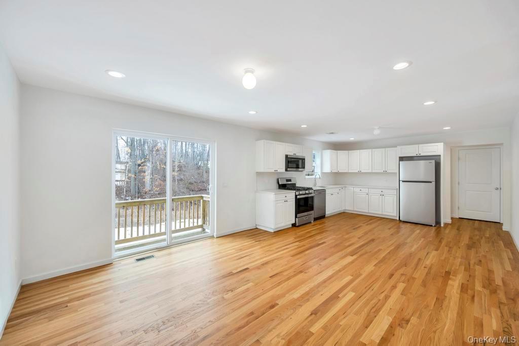 #20 photo, 65 Ozark Street, Riverhead , NY 11779