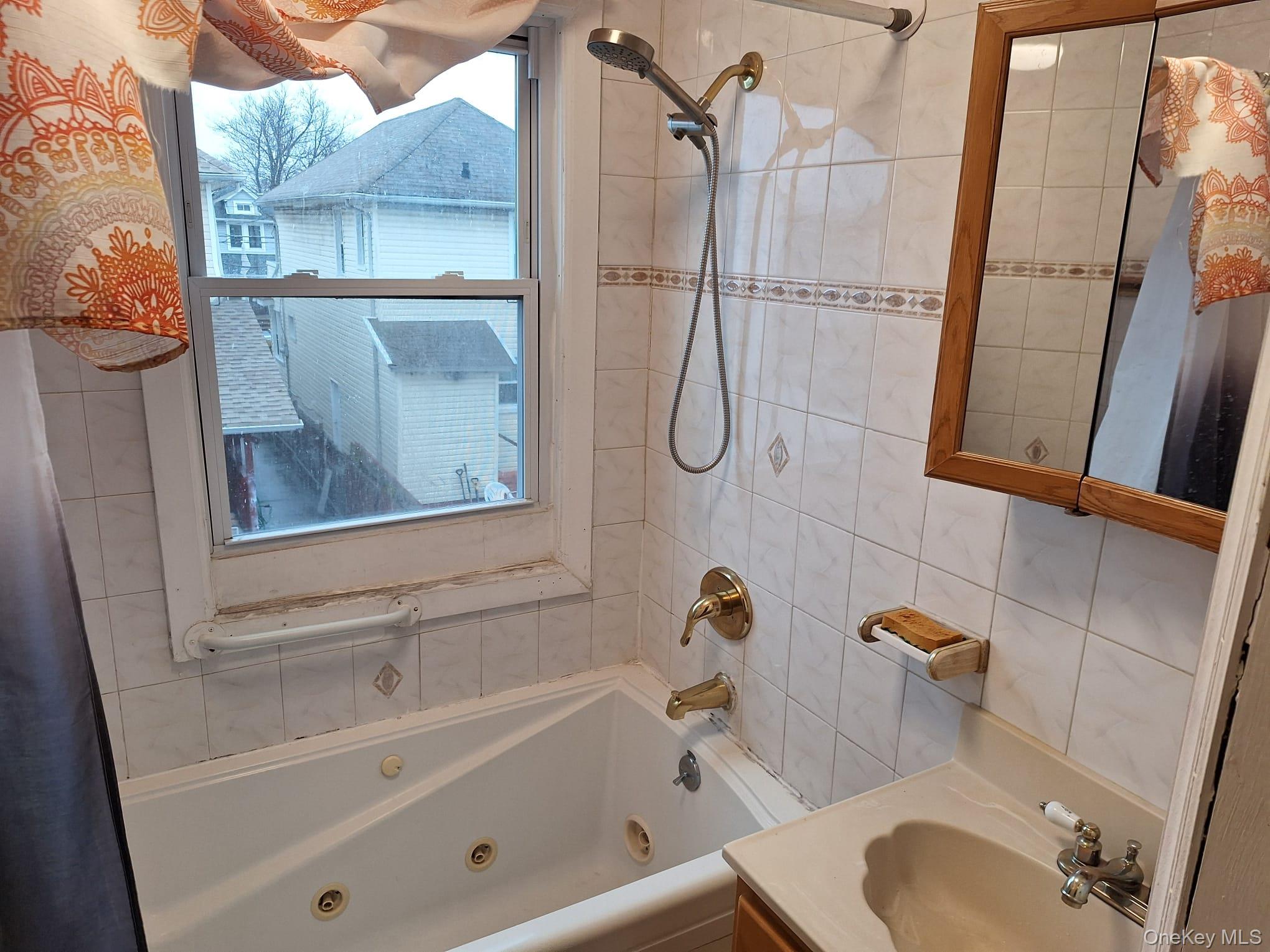 #6 photo, 103-26 170th Street, 뉴욕퀸즈 Jamaica , NY 11433