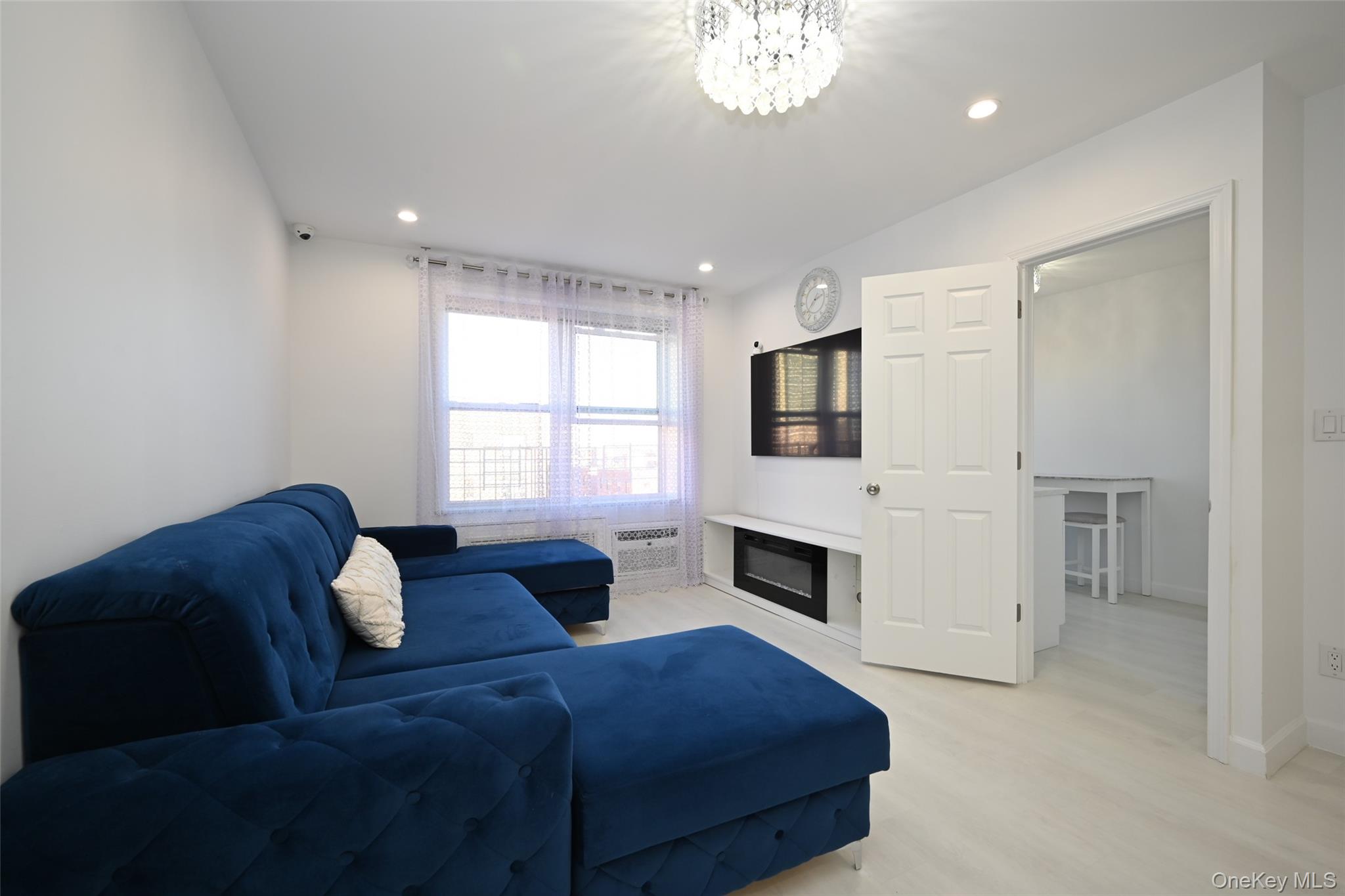 #10 photo, 100-25 Queens Boulevard, Forest Hills , NY 11375