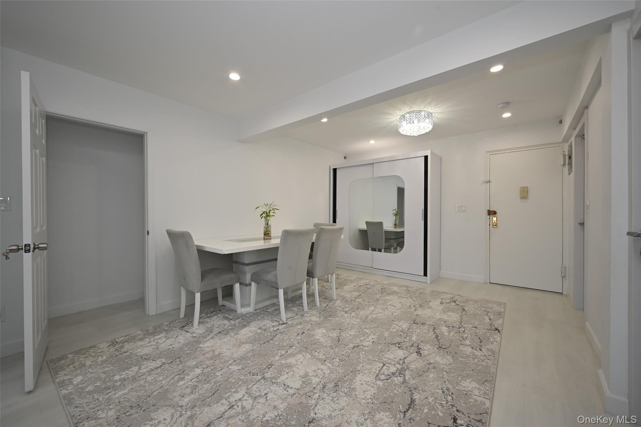 #5 photo, 100-25 Queens Boulevard, Forest Hills , NY 11375