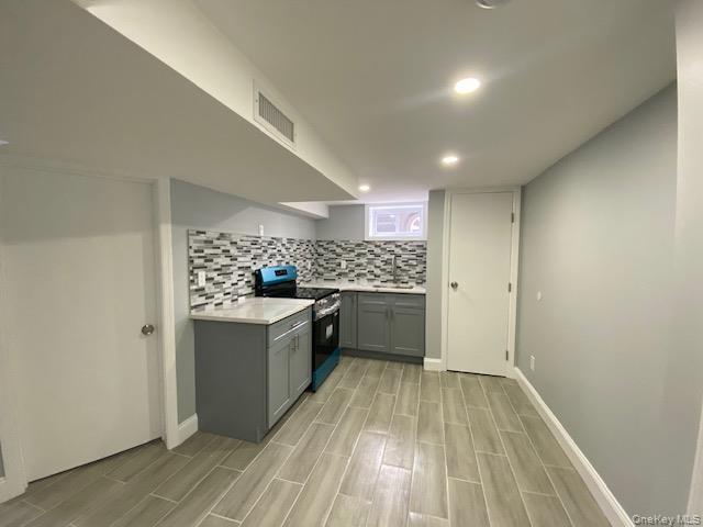 #15 photo, 8 Grant Avenue, Brentwood , NY 11717